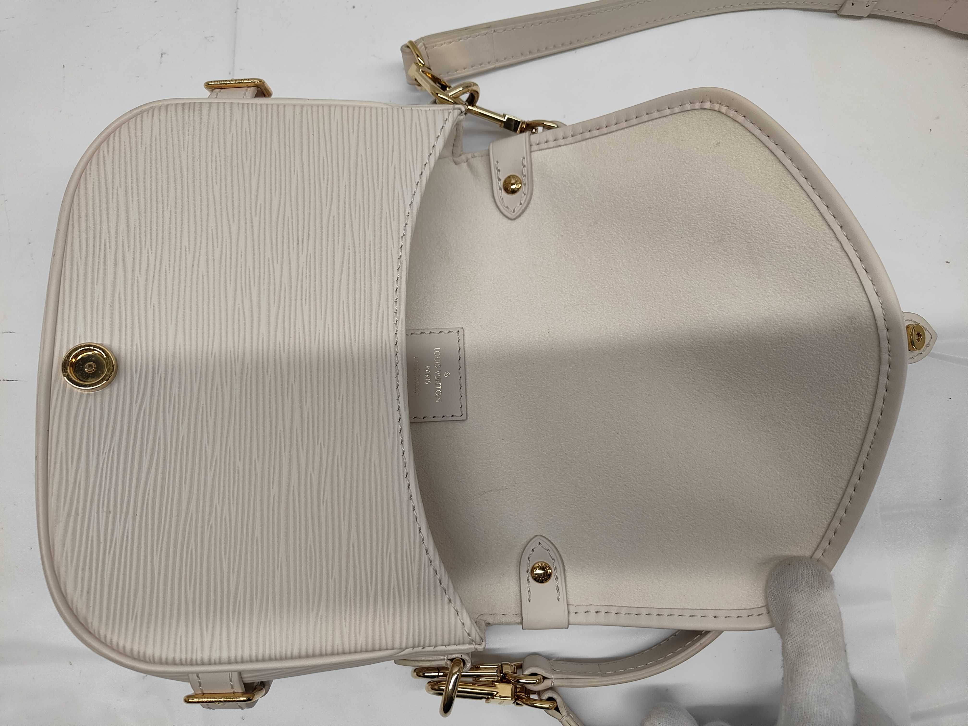 Epi (Bag) Epi Saumur BB Quartz 2-Way Shoulder Bag/Handbag — view 8