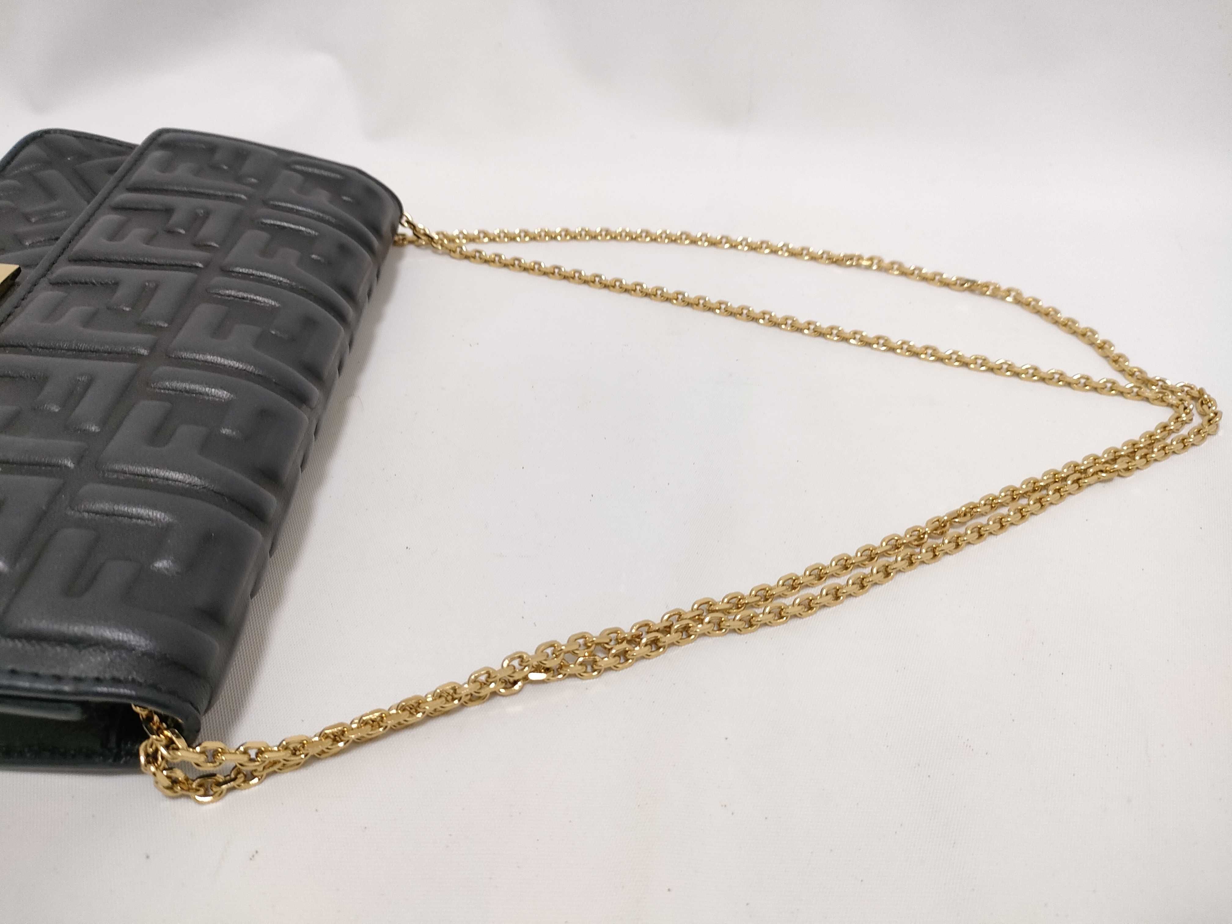 chain bag, black shoulder bag — view 4