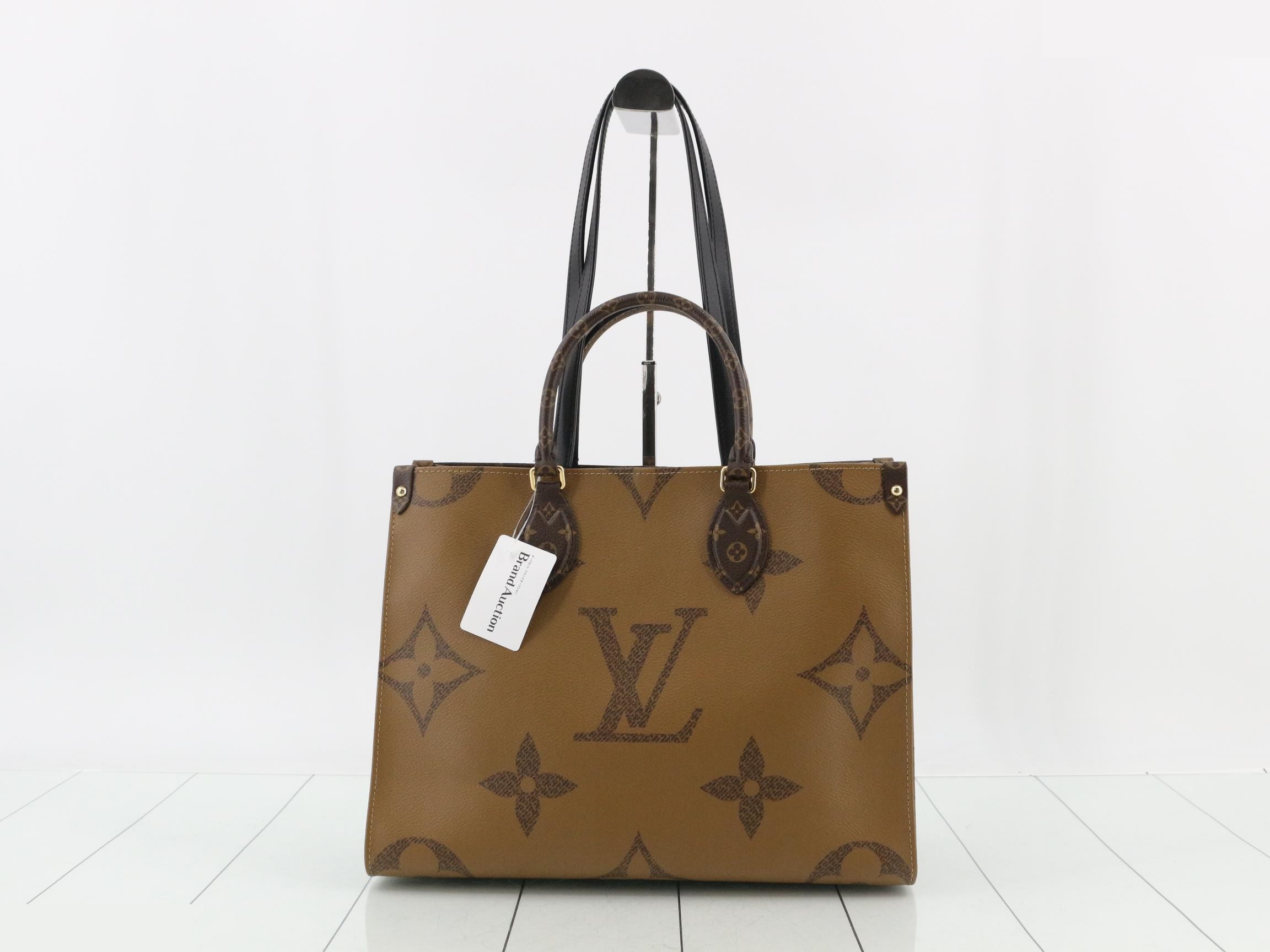 Monogram Giant Reverse OnTheGo MM 2-Way Tote Bag — view 2