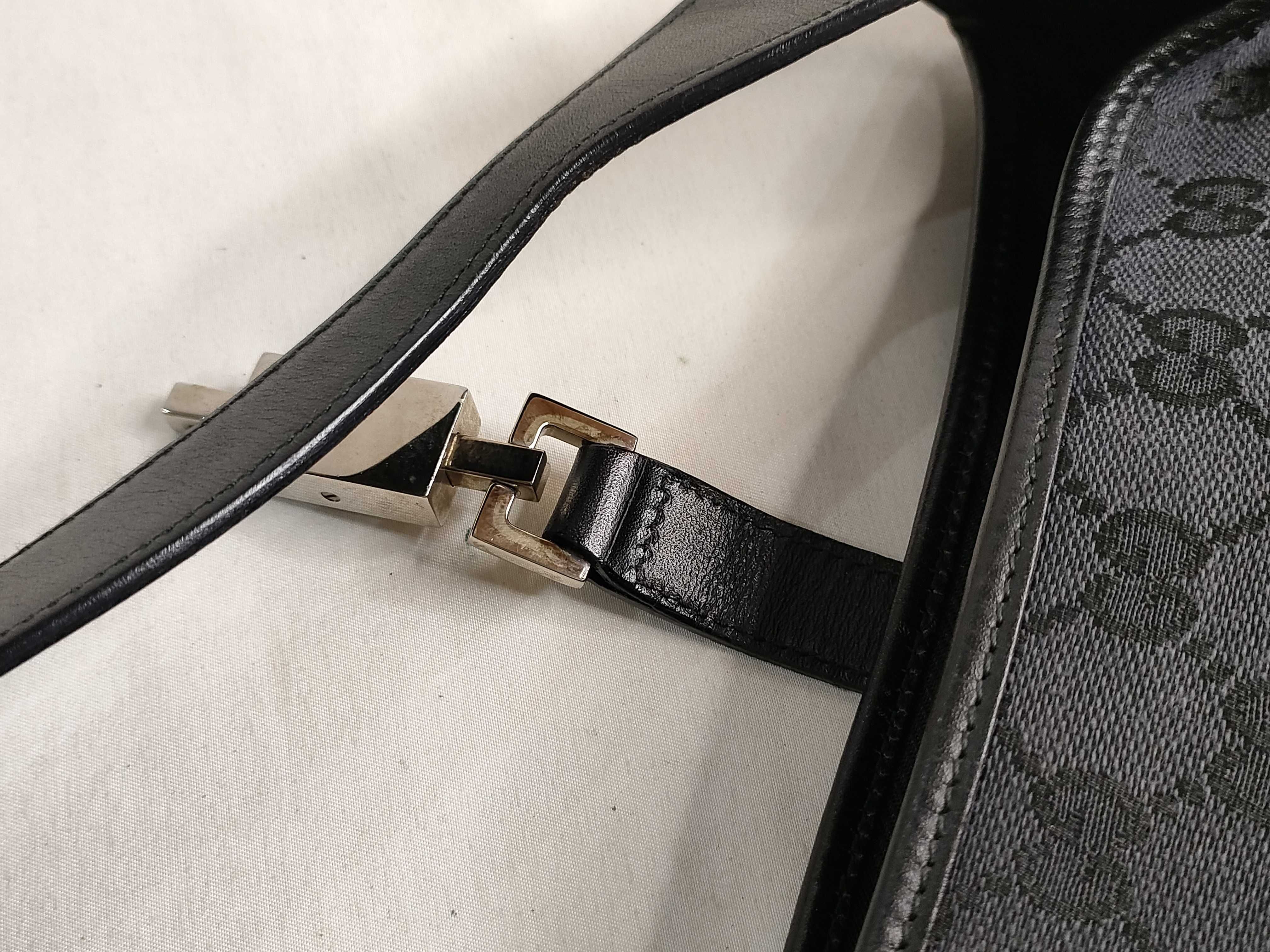 GG Canvas Gucci Handbag — view 8