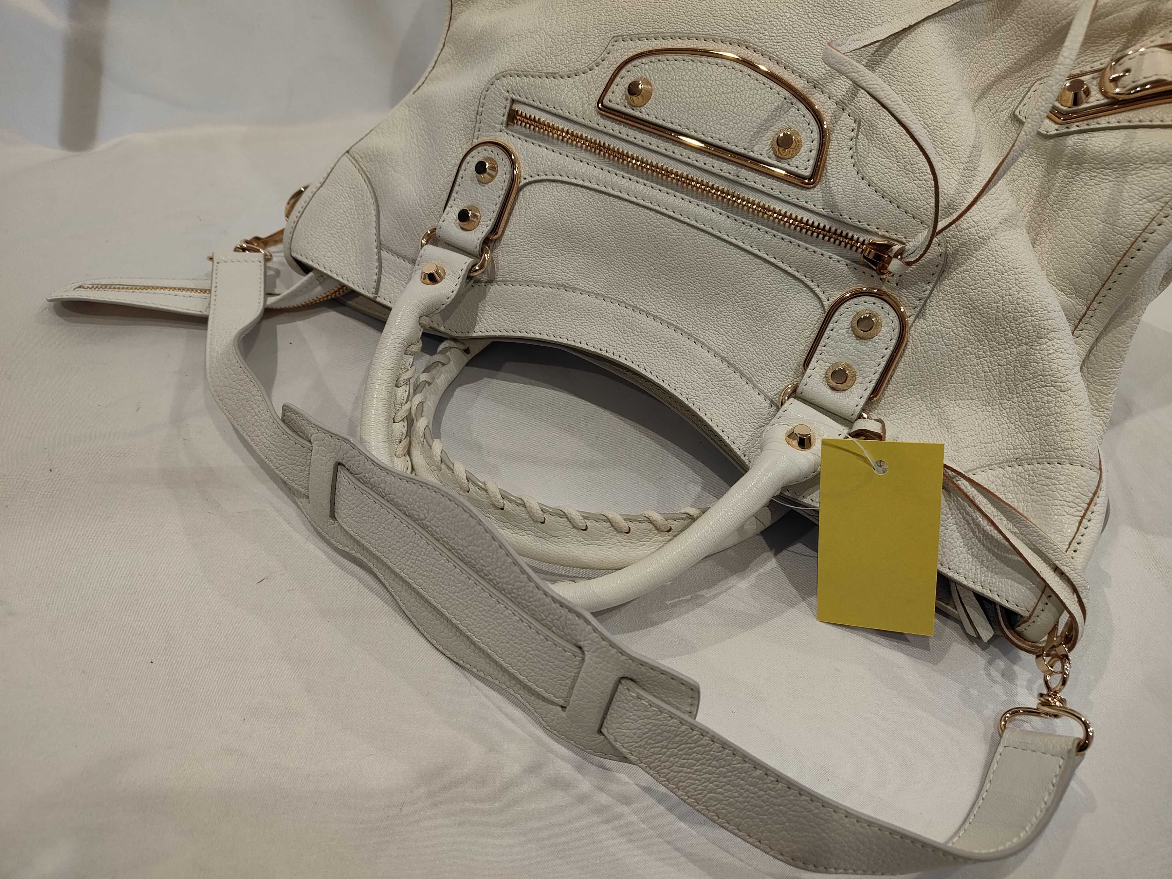 The Giant City Crack Edge City Shoulder Bag — view 6