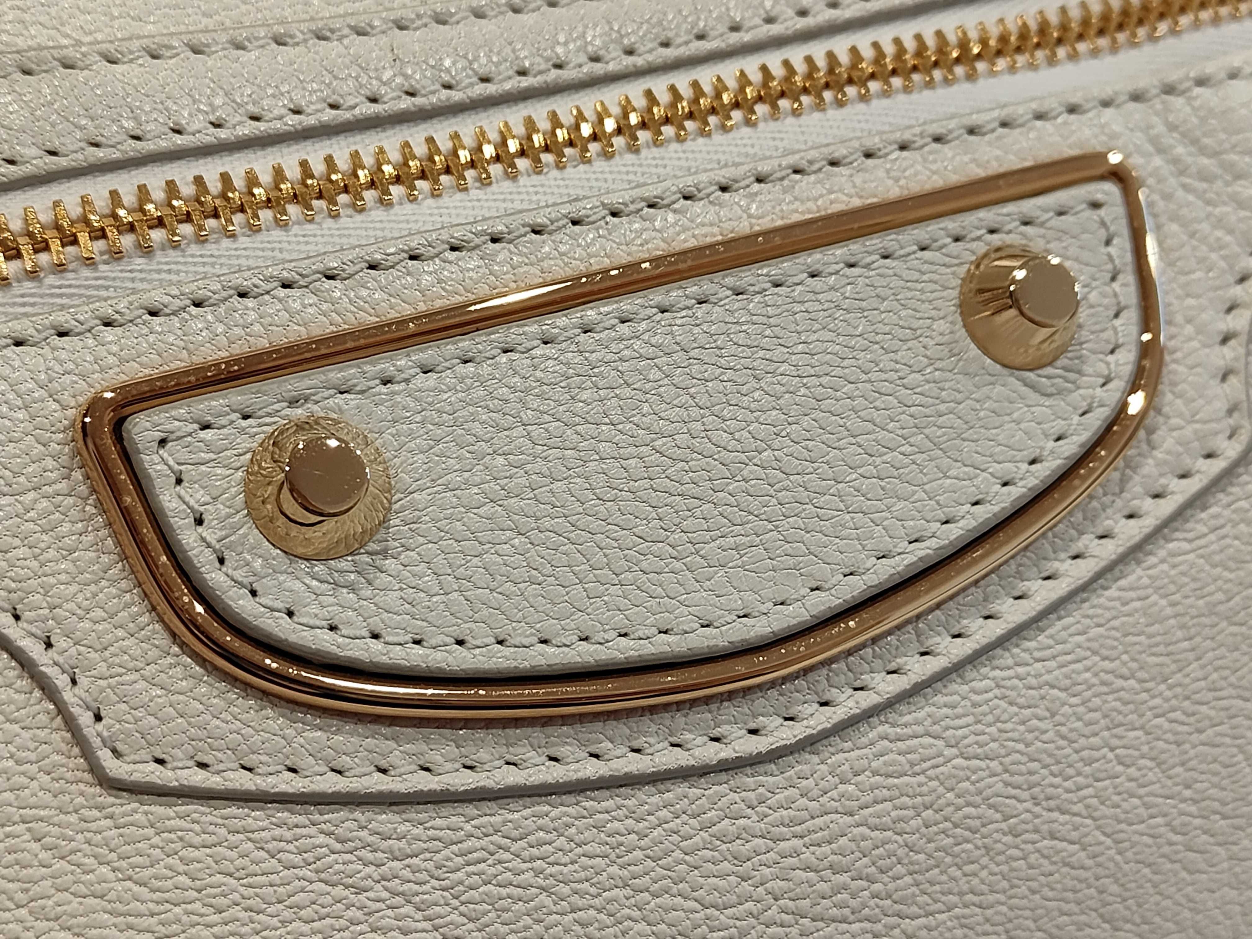The Giant City Crack Edge City Shoulder Bag — view 8