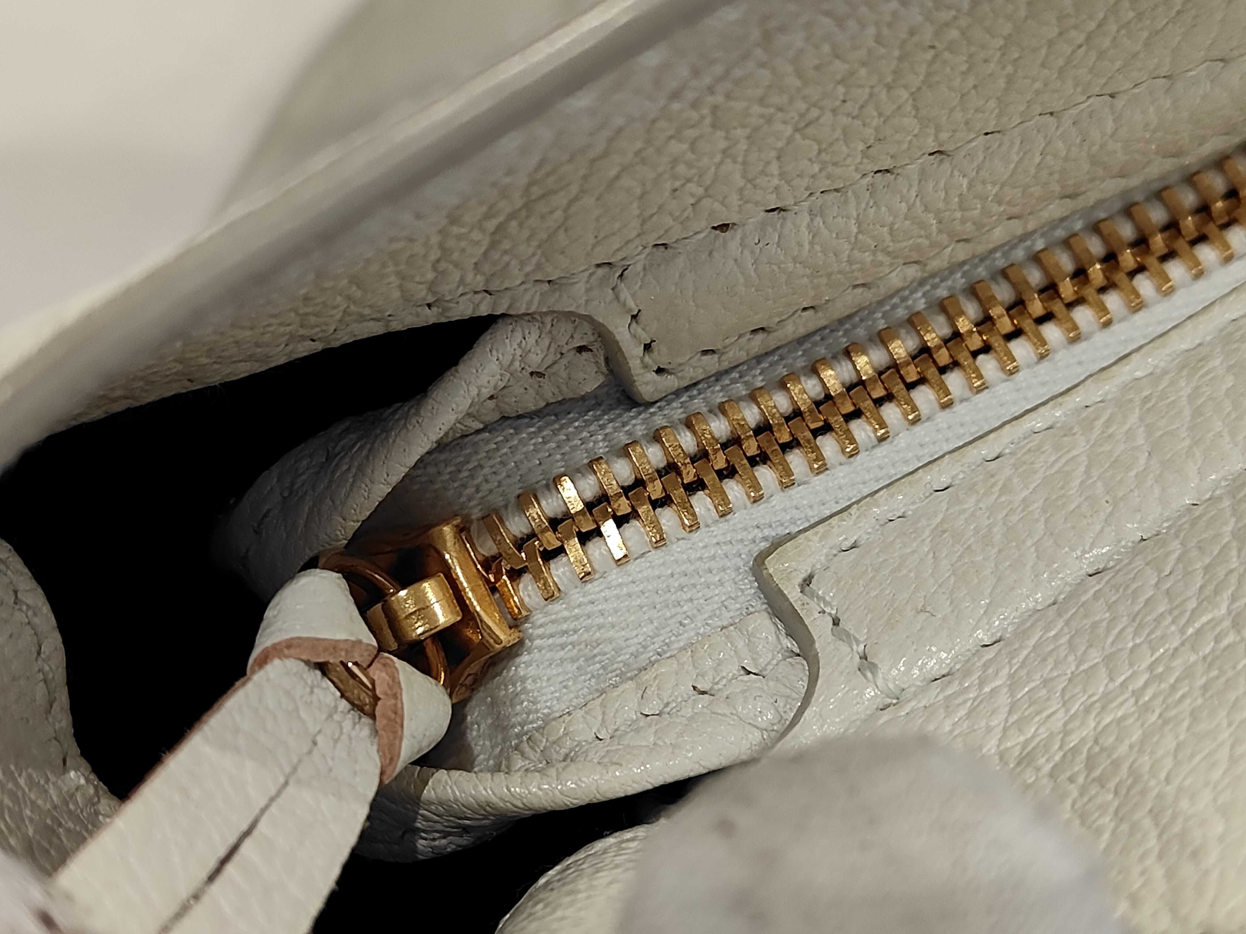 The Giant City Crack Edge City Shoulder Bag — view 9