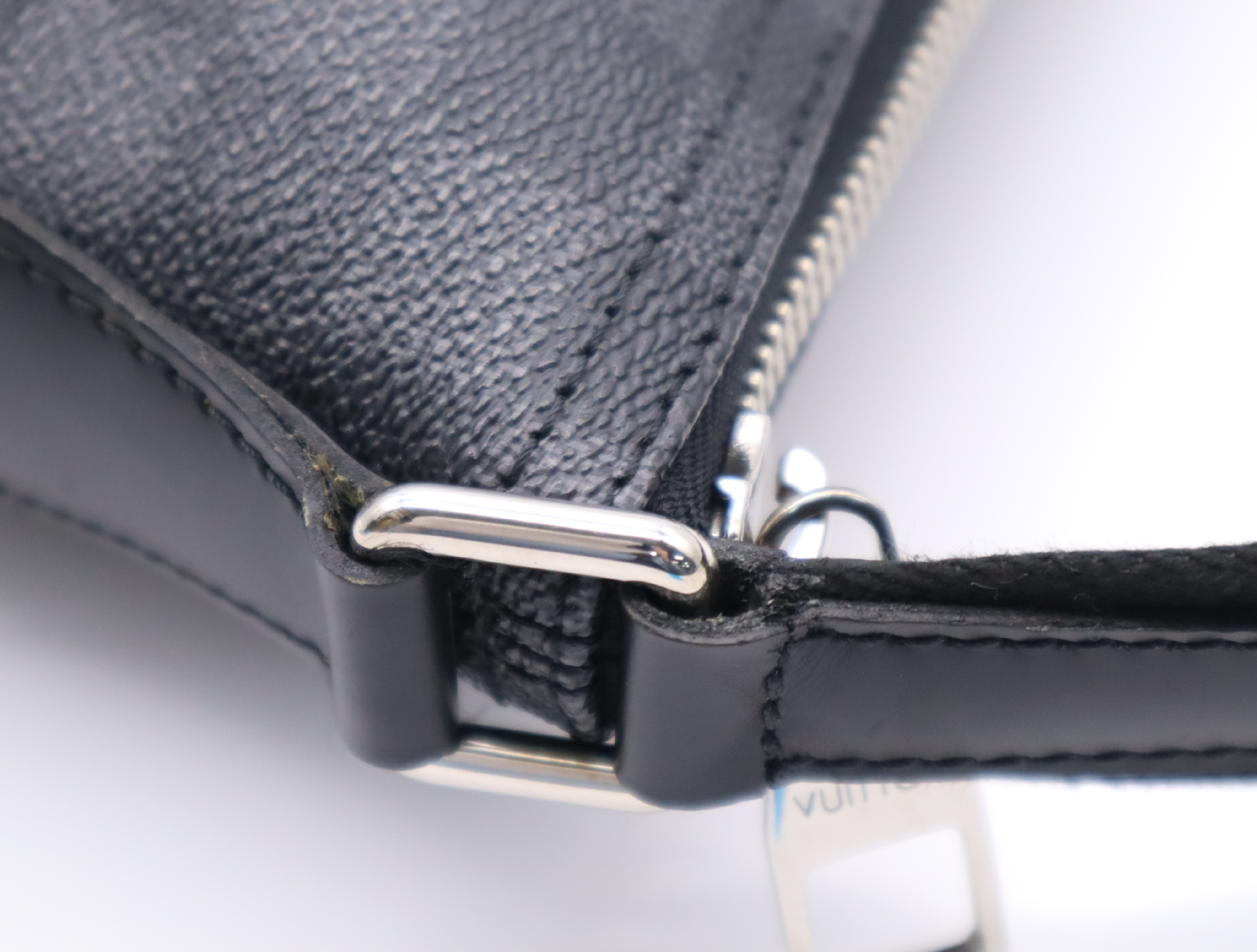 N41106 Graphite Mic MM Shoulder Bag — view 8