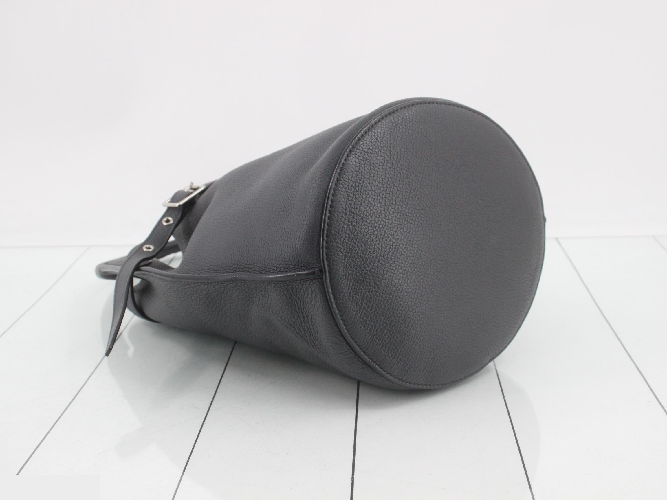 Big Bag Bucket Leather Handbag — view 5