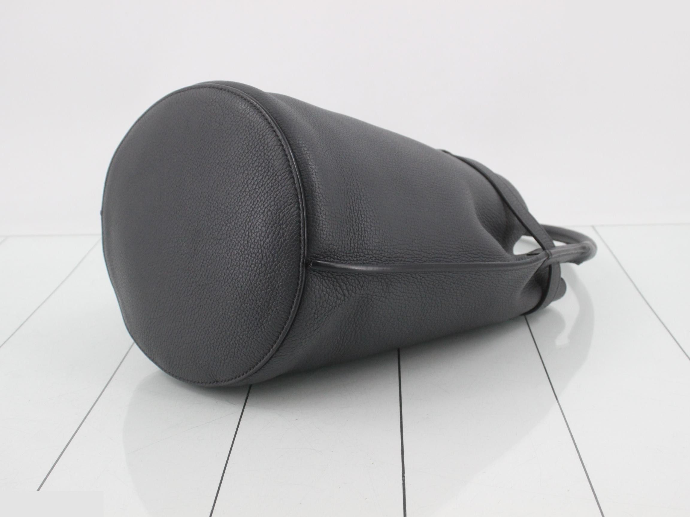 Big Bag Bucket Leather Handbag — view 6