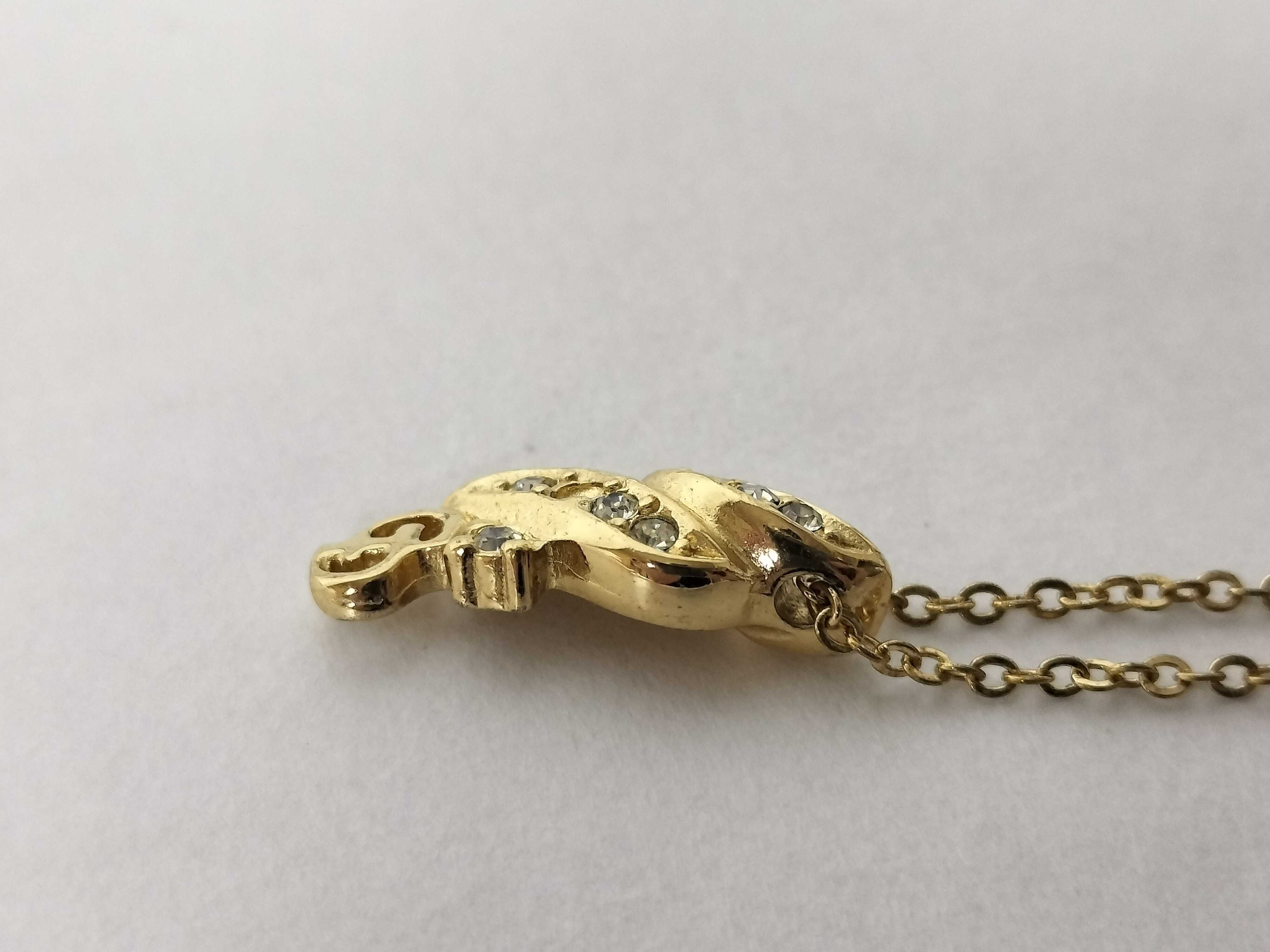 necklace — view 3