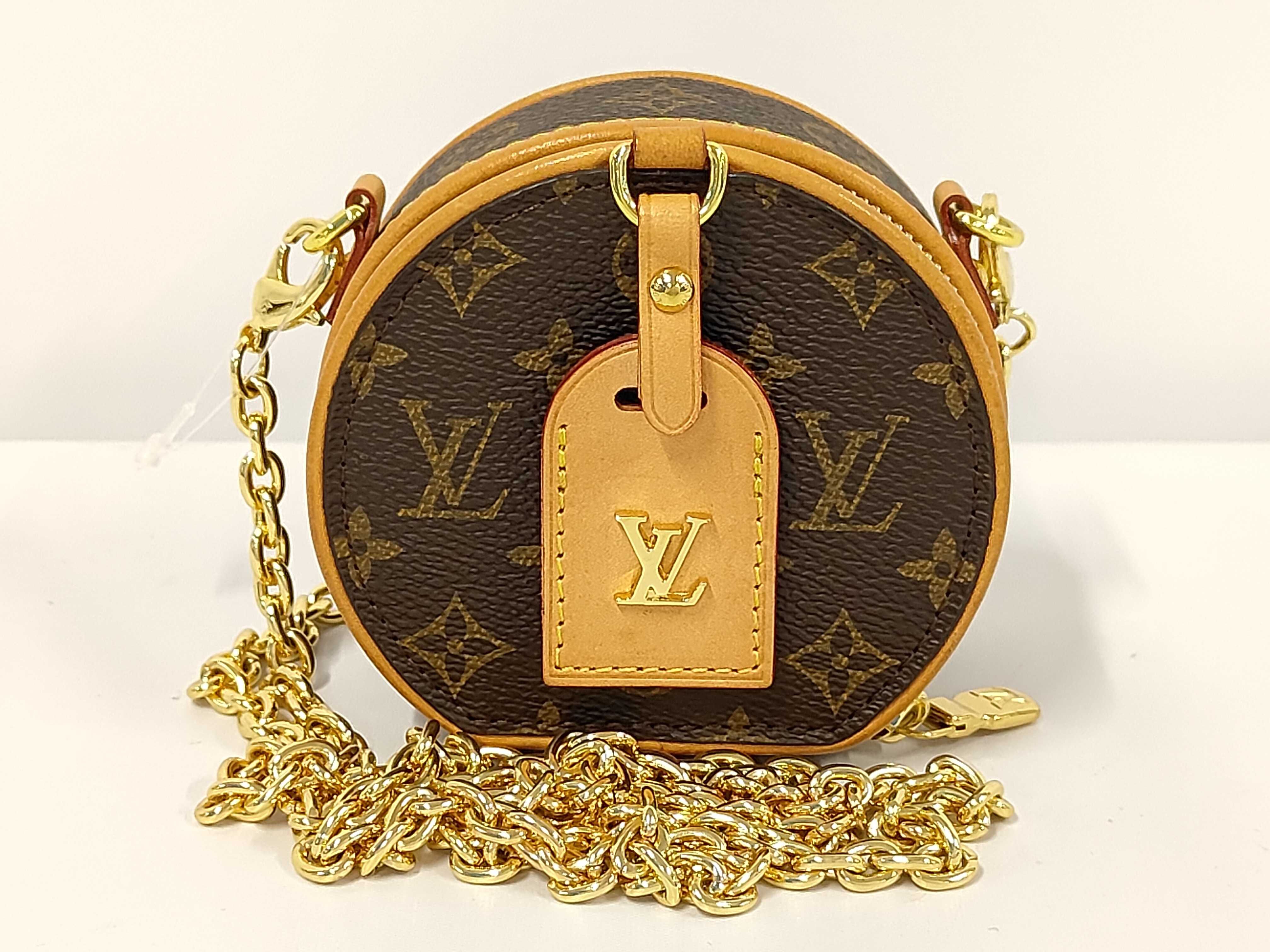 Boite Chapeau Chain Shoulder Bag