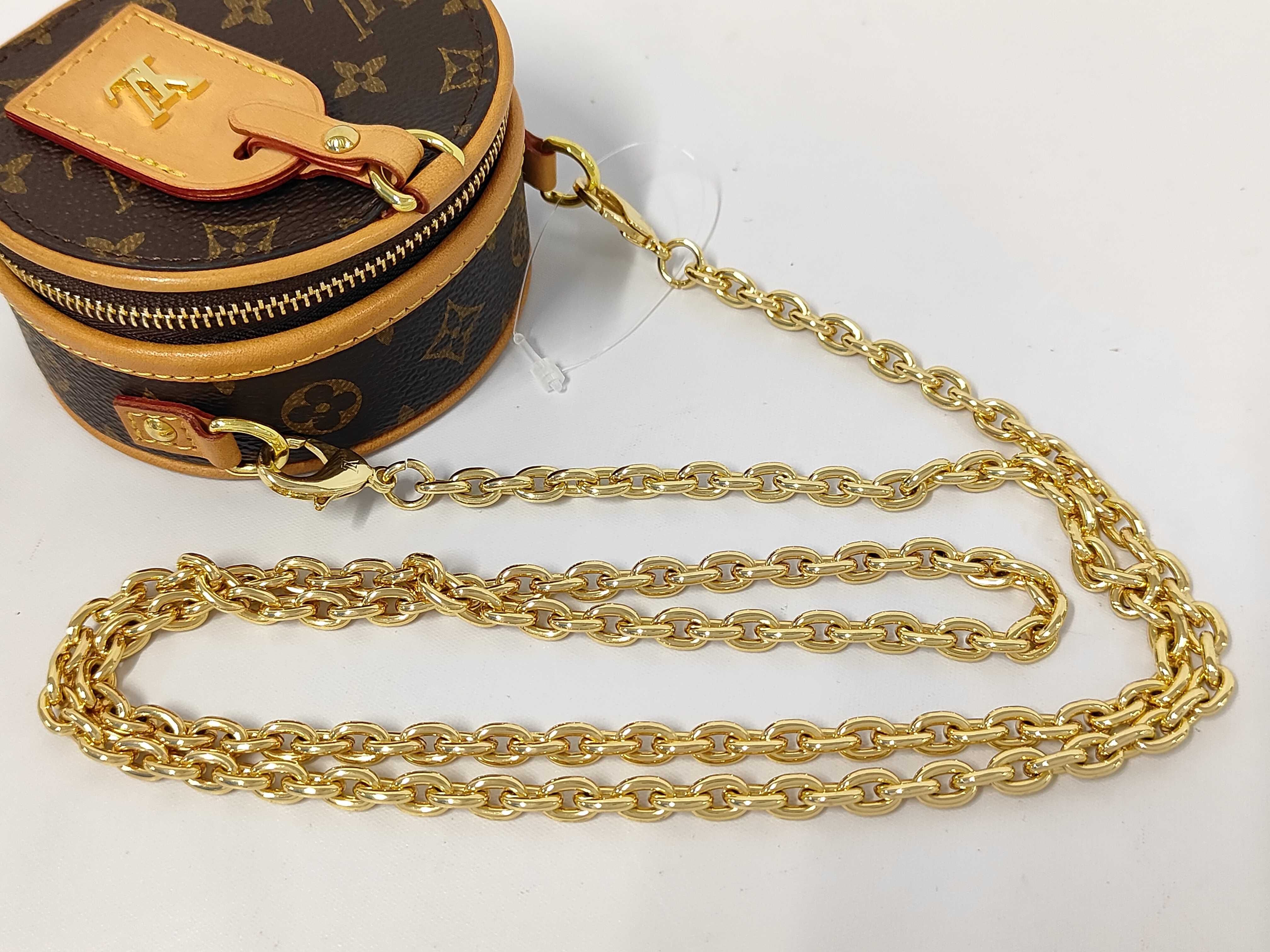 Boite Chapeau Chain Shoulder Bag — view 3