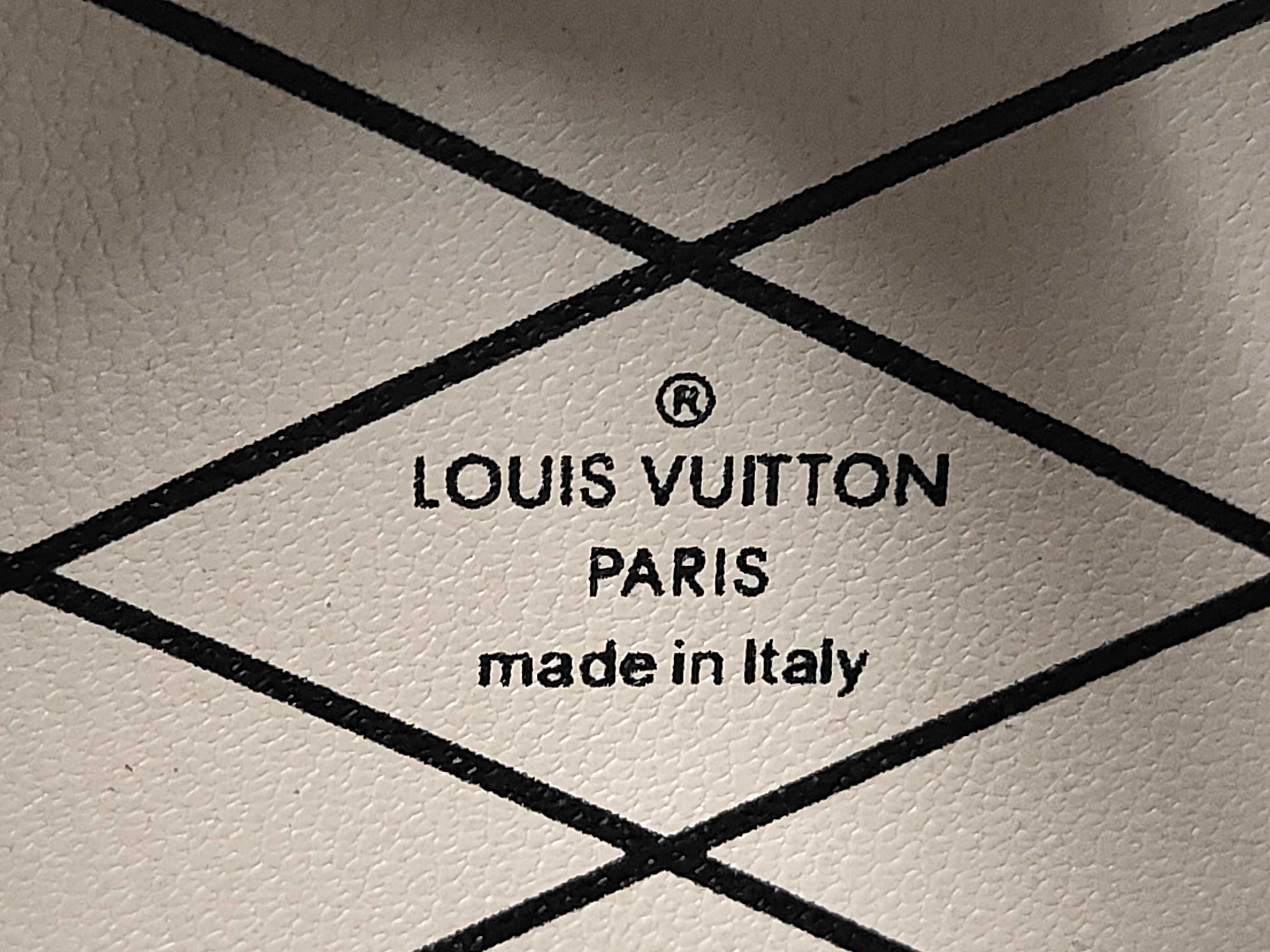 Boite Chapeau Chain Shoulder Bag — view 9