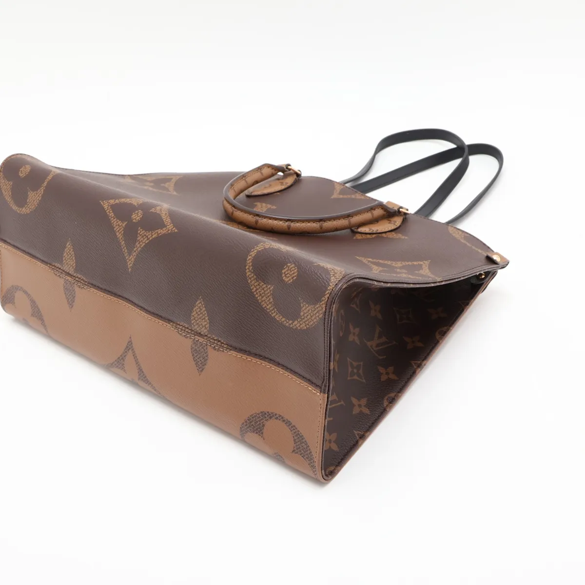 Giant Monogram Reverse OnTheGo MM M45321 Brown (RFID detected) — view 3