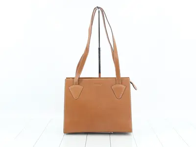 Leather shoulder bag
