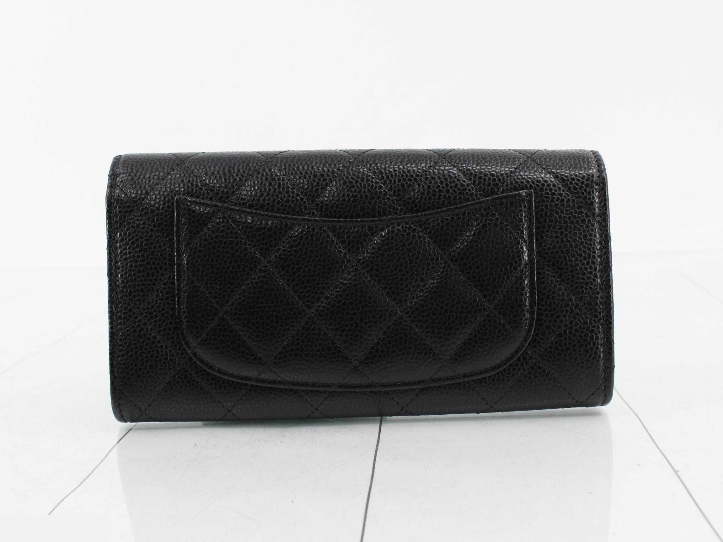 Matelassé (bags) and wallets — view 2