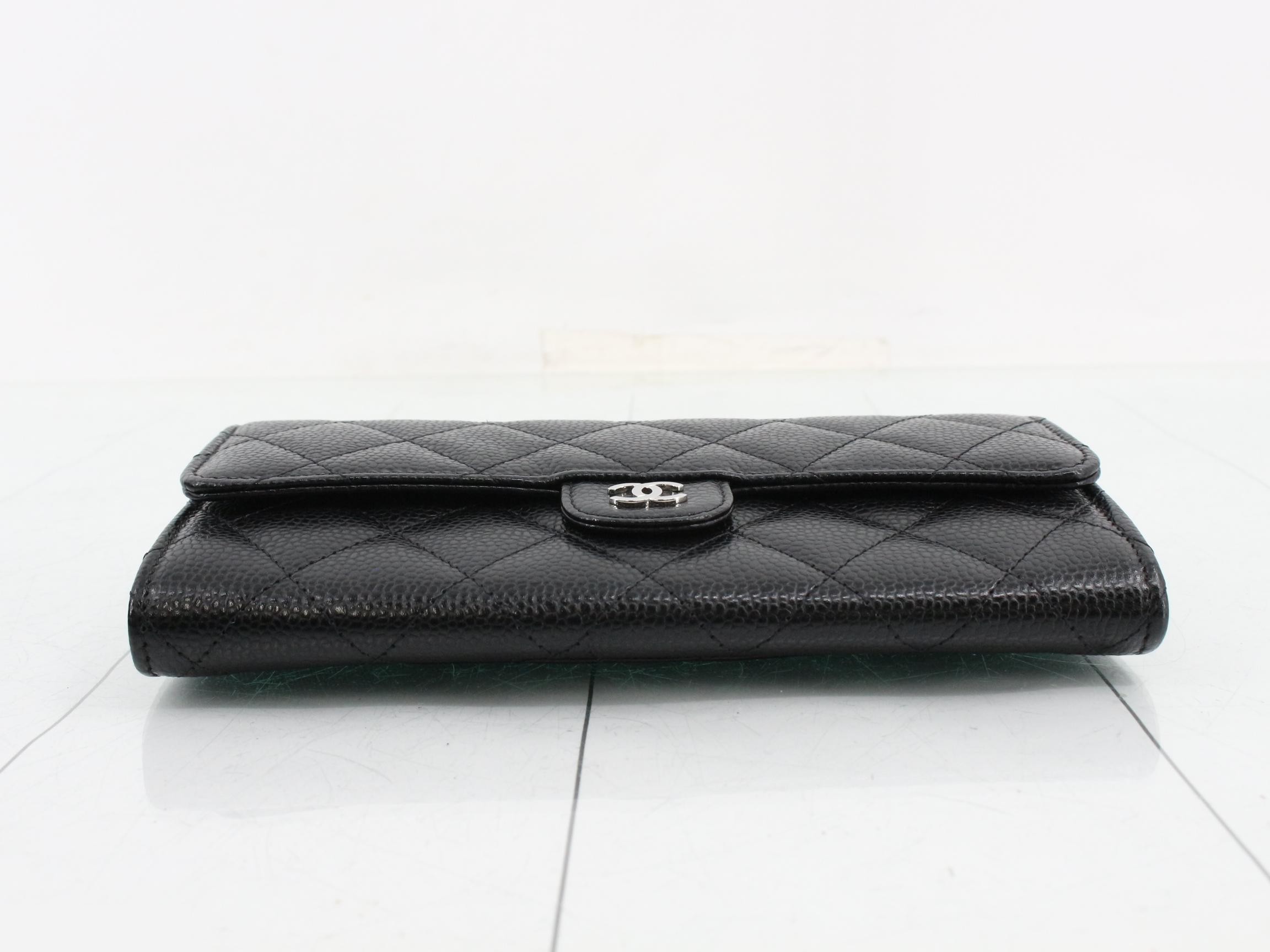 Matelassé (bags) and wallets — view 3