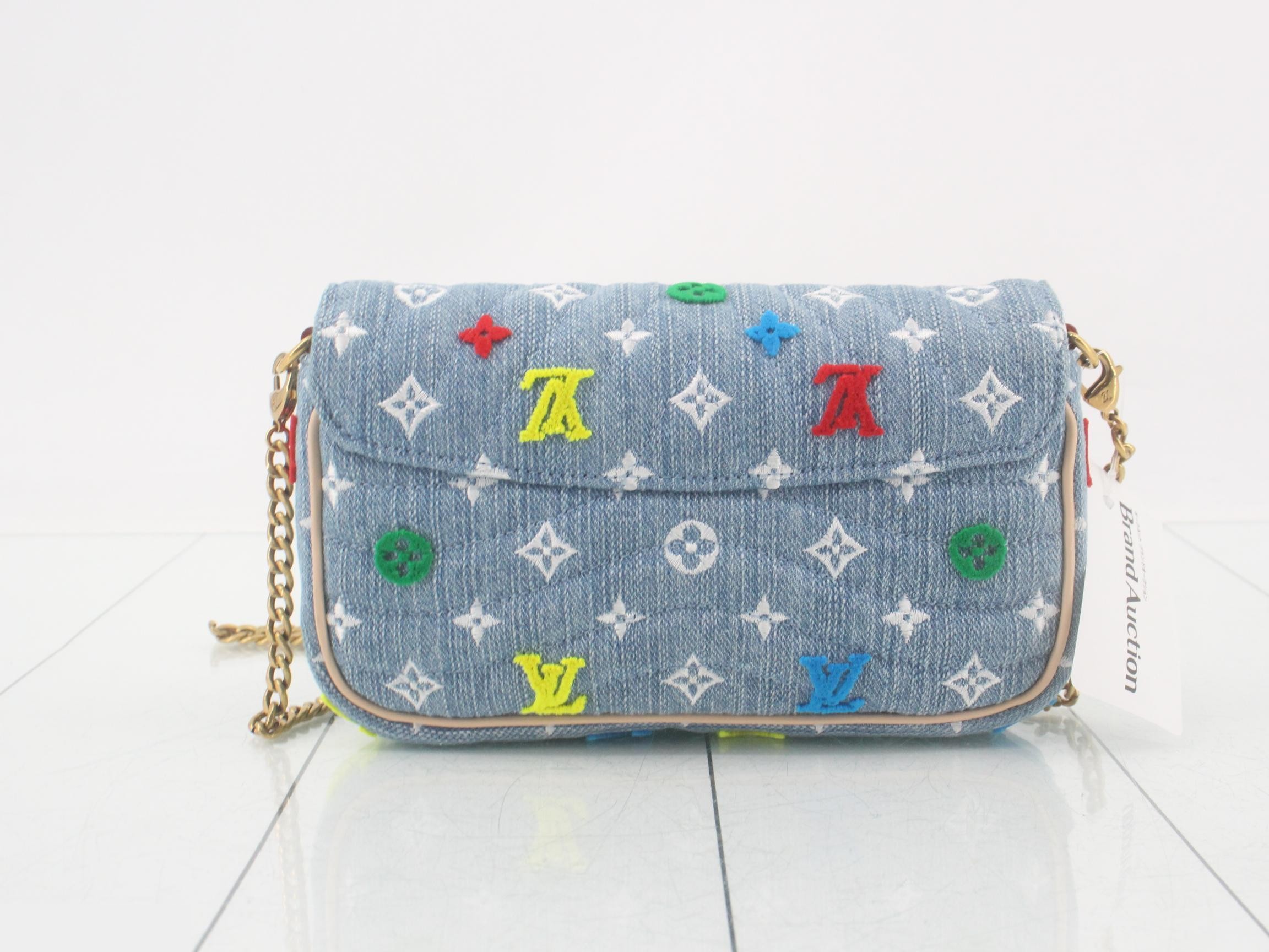 New Wave Pochette Chain Shoulder Bag — view 2