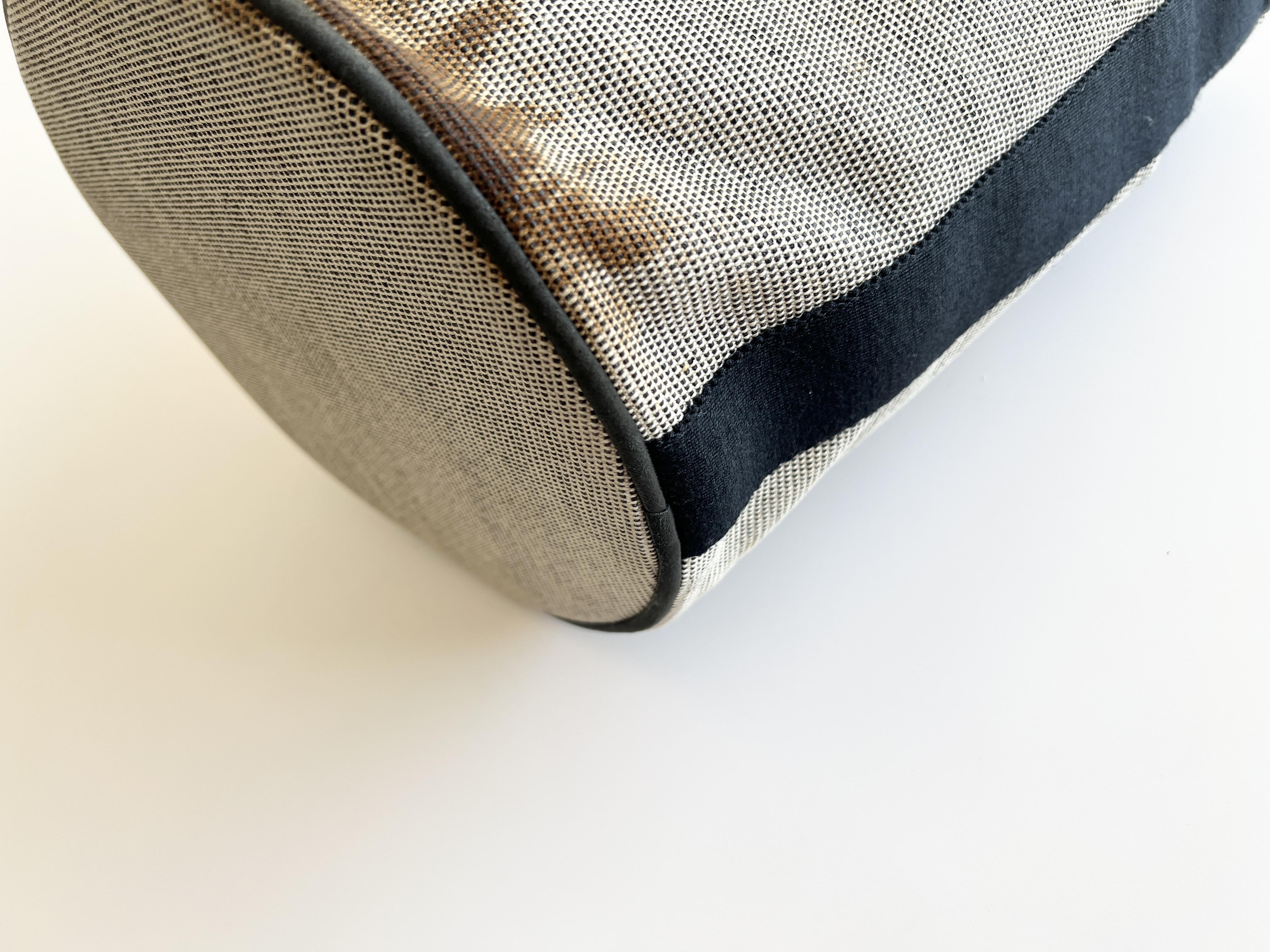Saxo MM Canvas One Handbag Shoulder Bag — view 12