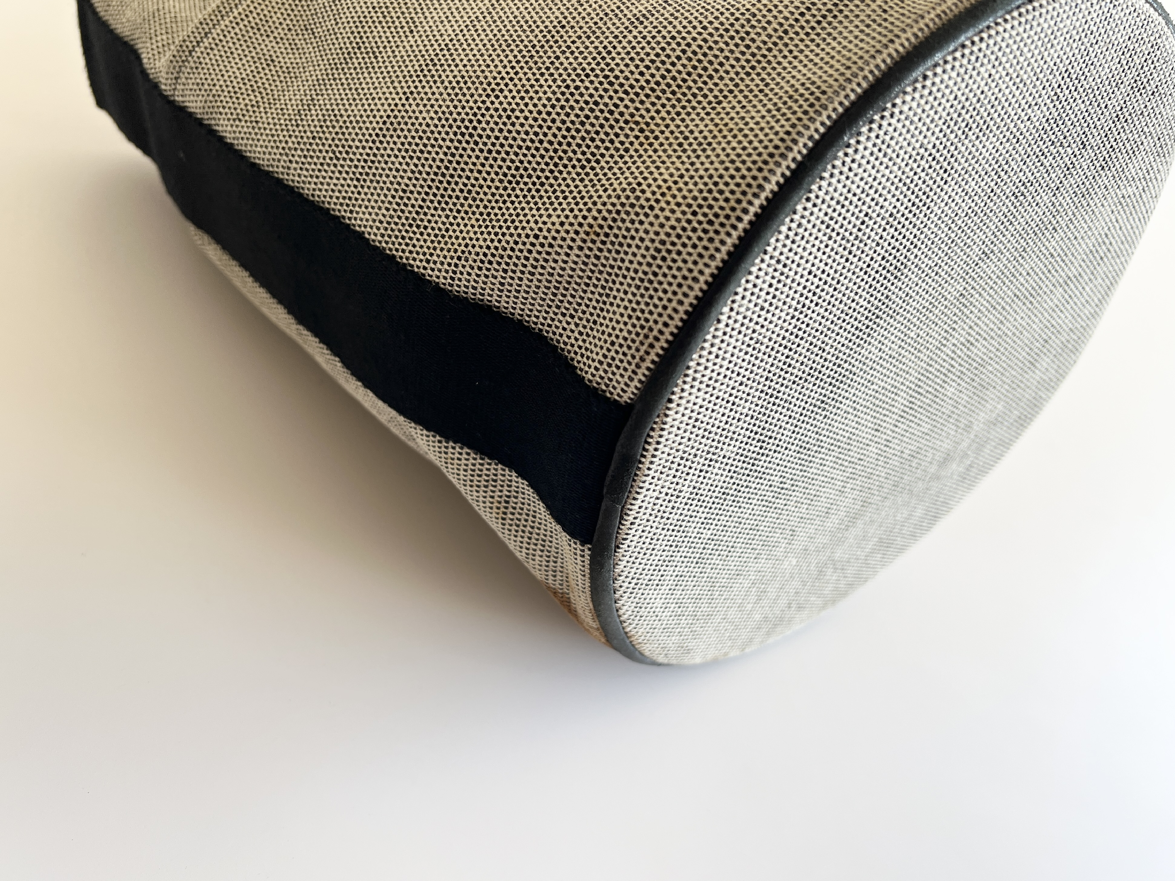 Saxo MM Canvas One Handbag Shoulder Bag — view 13