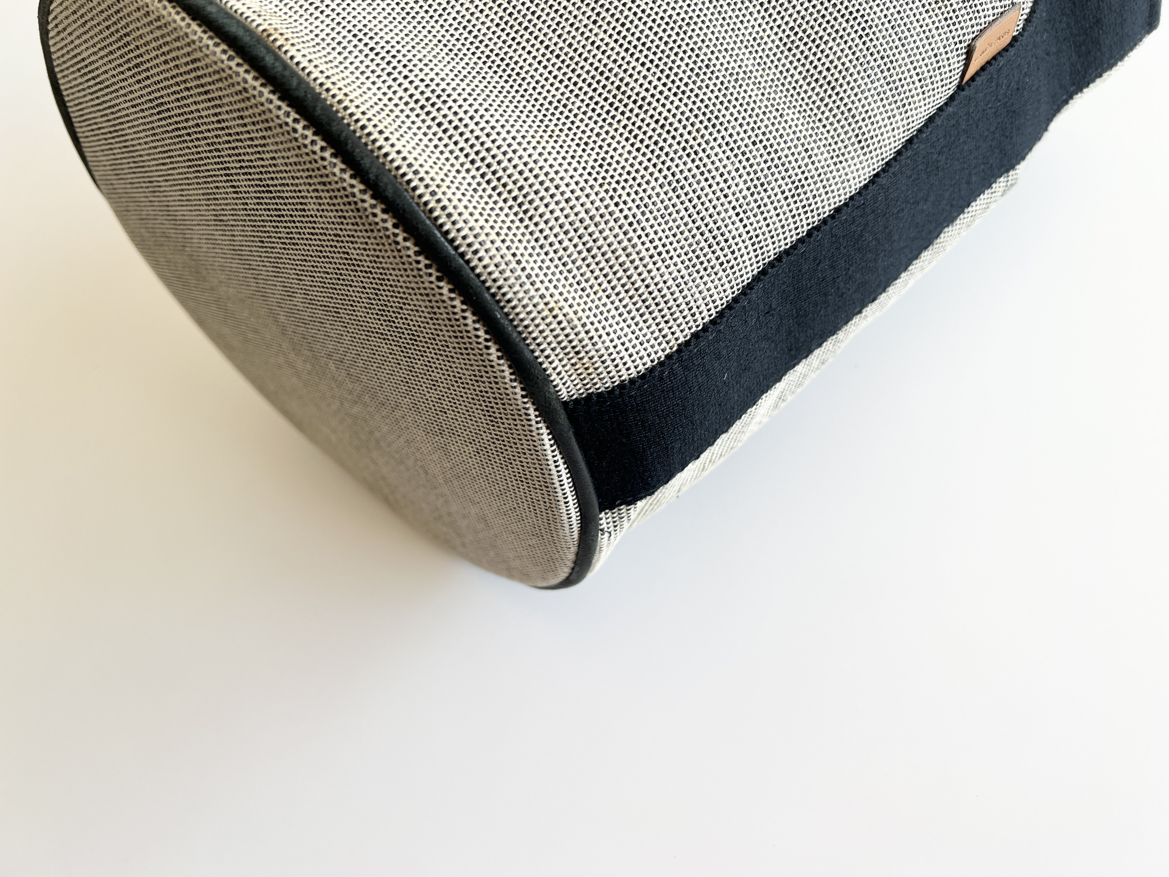 Saxo MM Canvas One Handbag Shoulder Bag — view 14