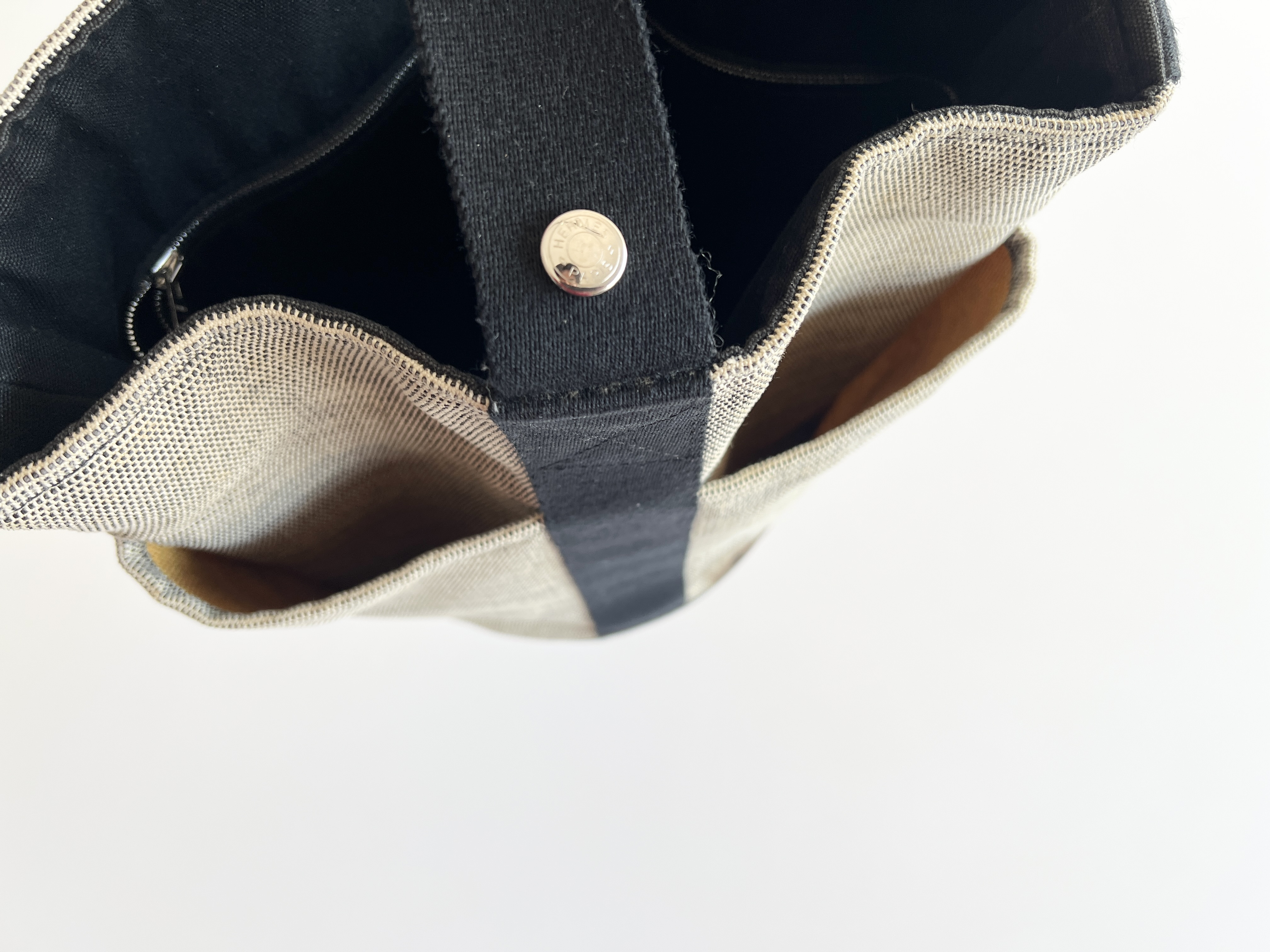 Saxo MM Canvas One Handbag Shoulder Bag — view 8