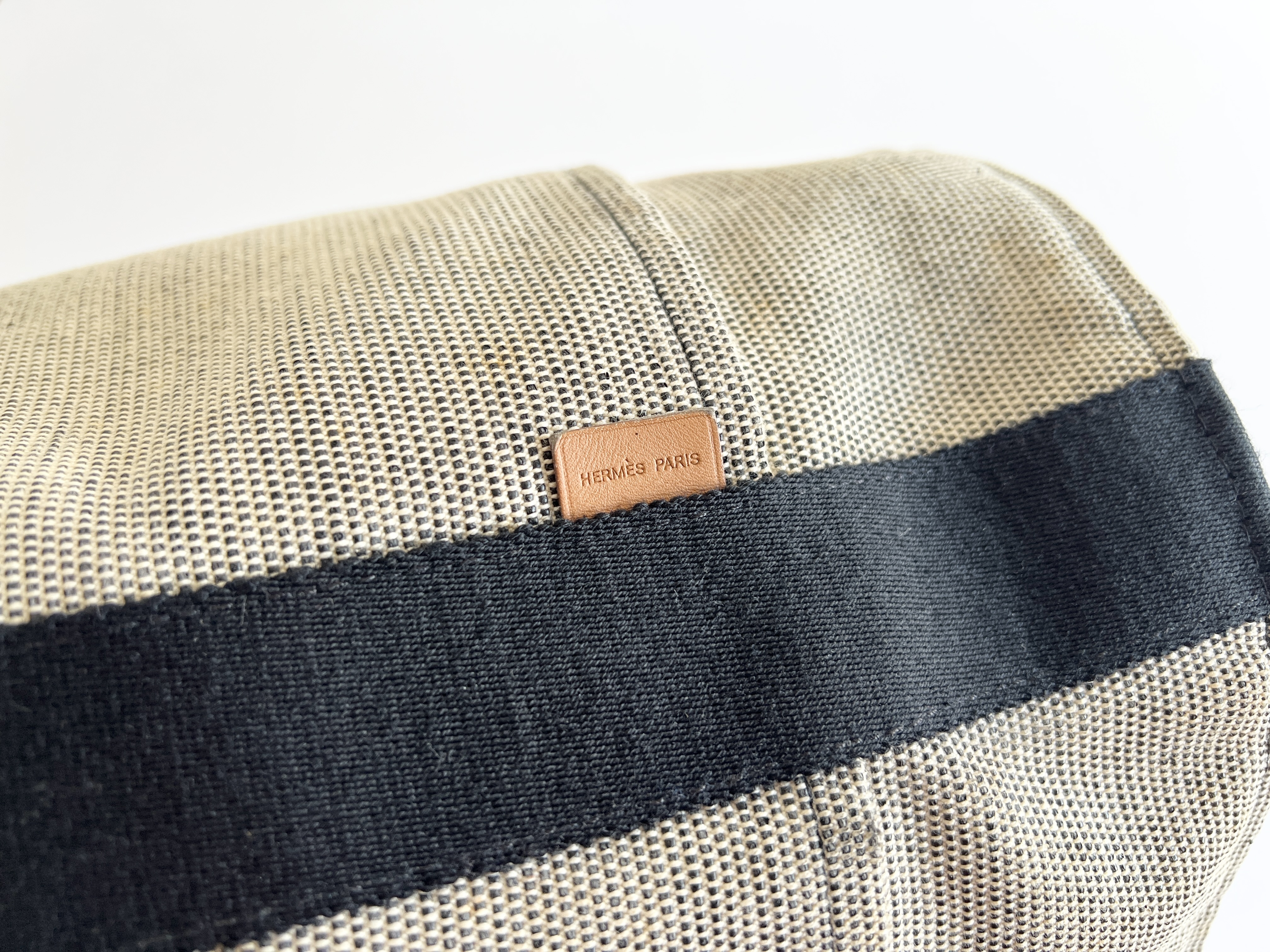 Saxo MM Canvas One Handbag Shoulder Bag — view 10