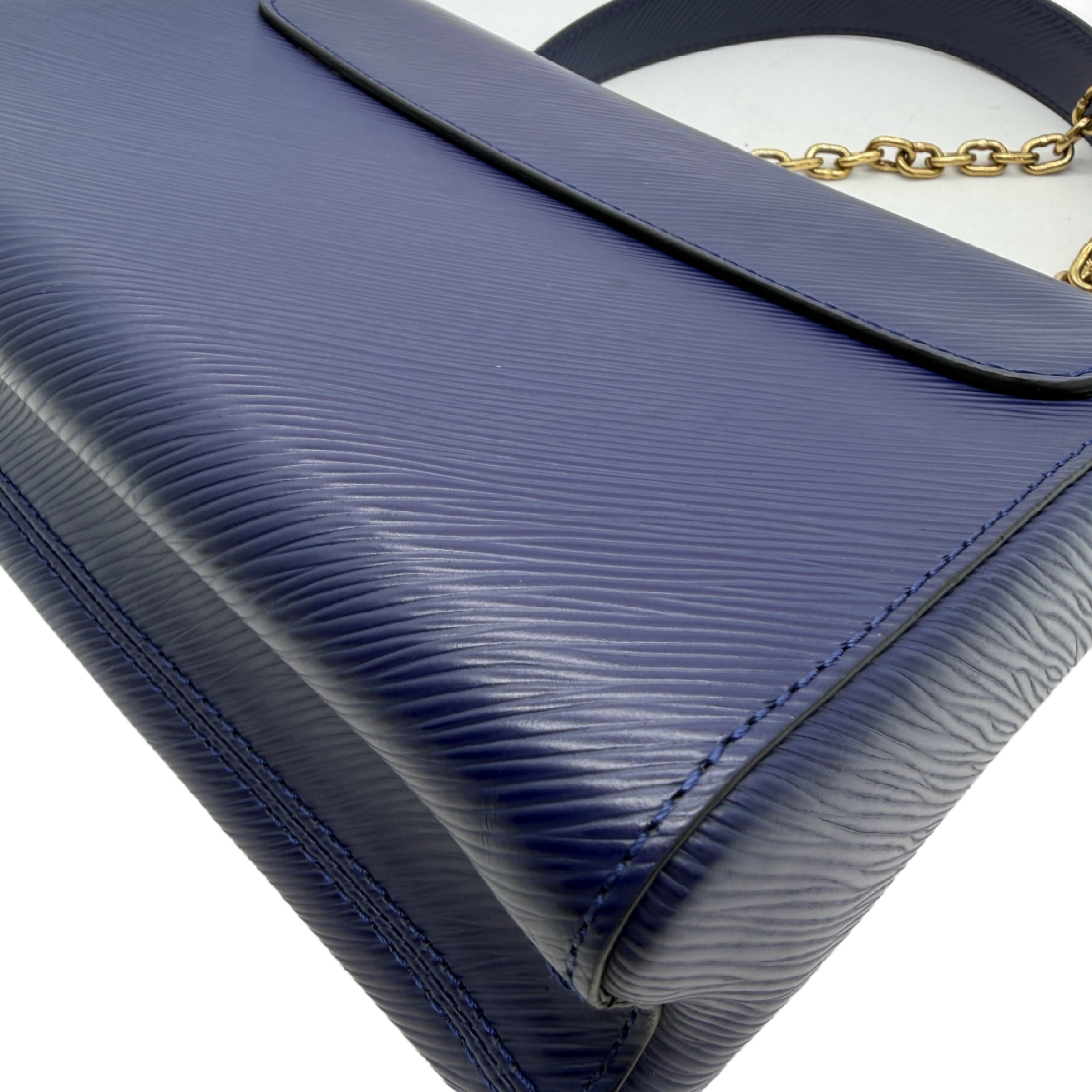 Twist MM Epi Sequin Owl Shoulder Bag — view 9