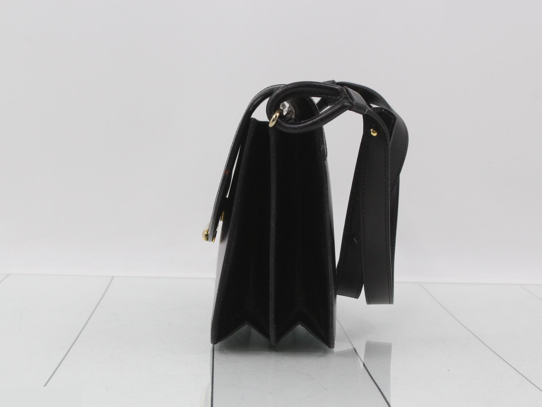 Flap bag, calfskin, black, 25 x 18 x 5 cm, shoulder strap approx. cm — view 3