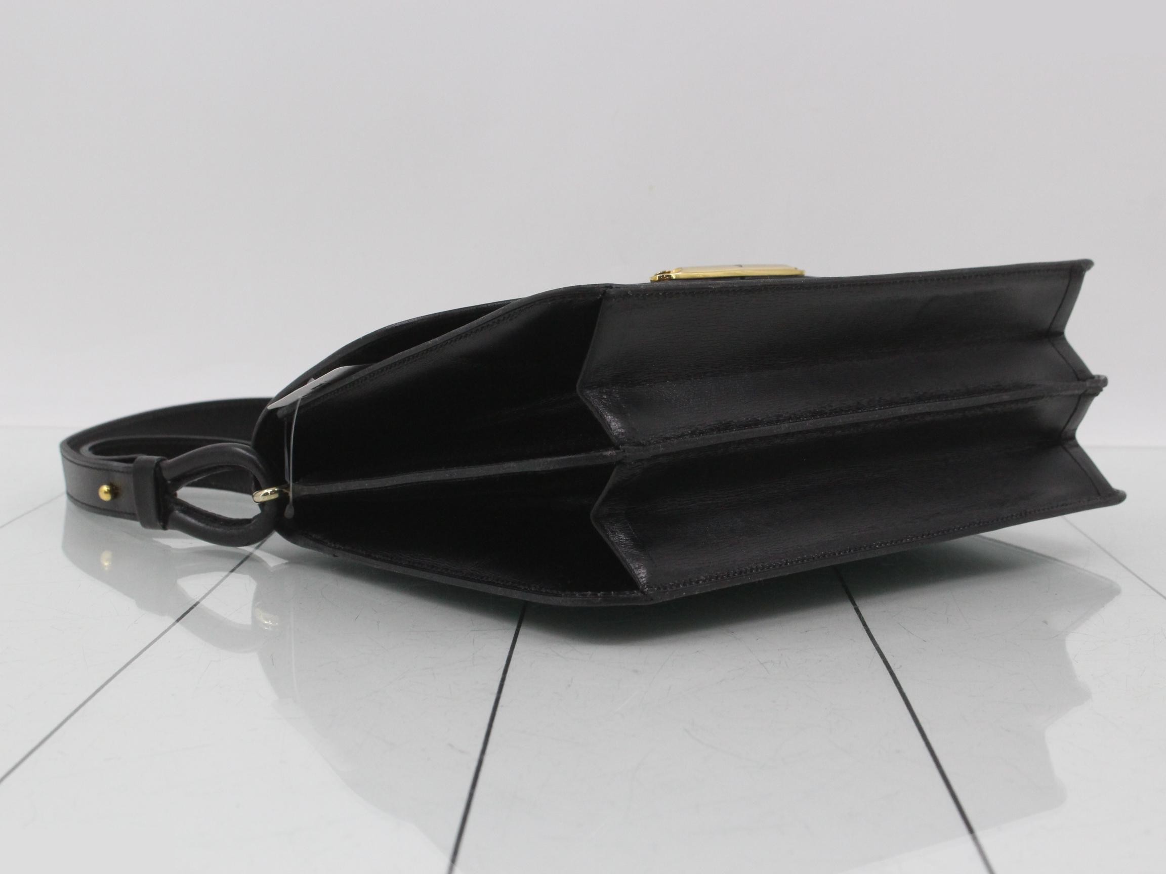 Flap bag, calfskin, black, 25 x 18 x 5 cm, shoulder strap approx. cm — view 5