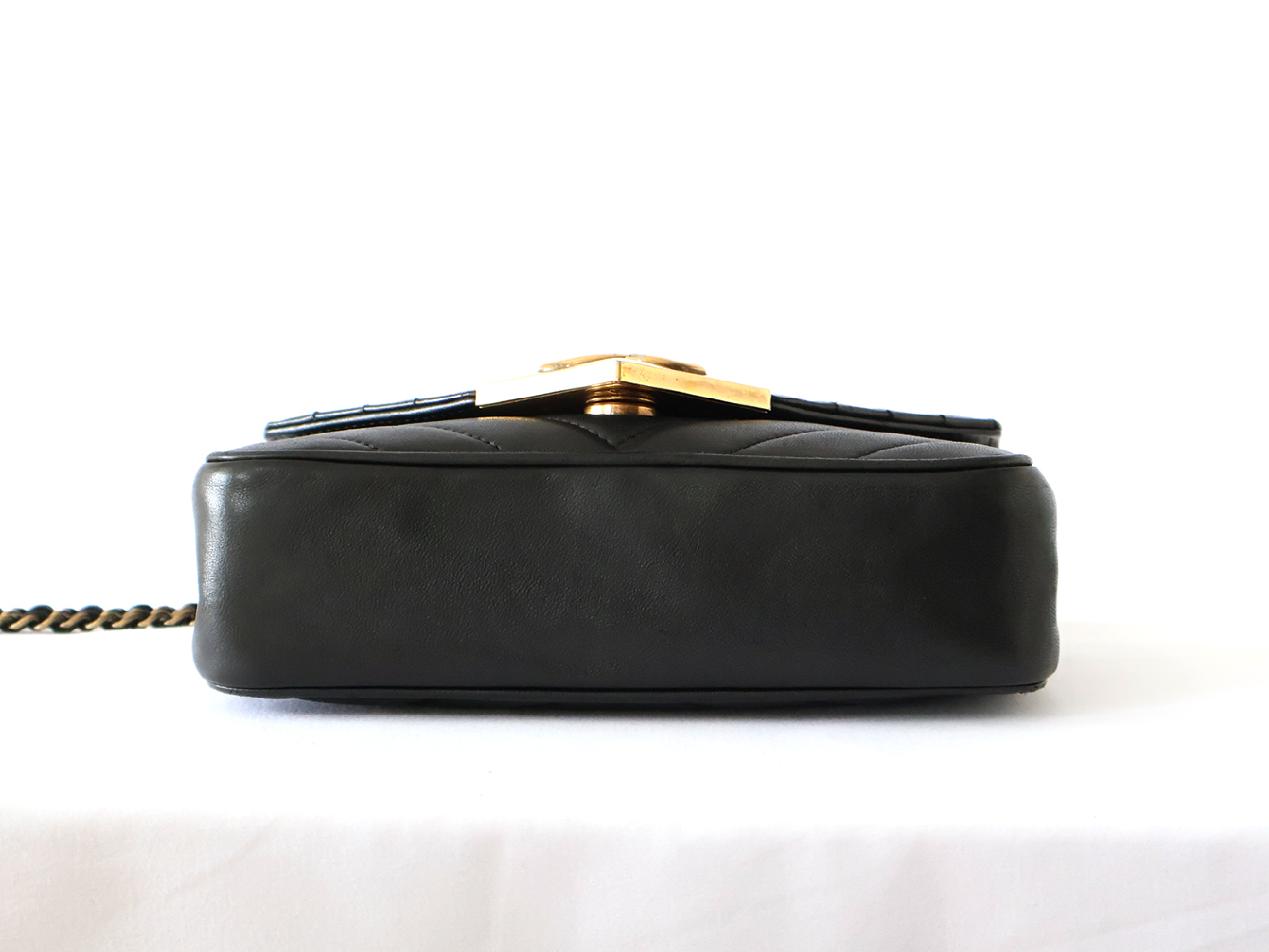 with original seal, serial number 21-series, V-stitch, lambskin chain shoulder bag, black. — view 8