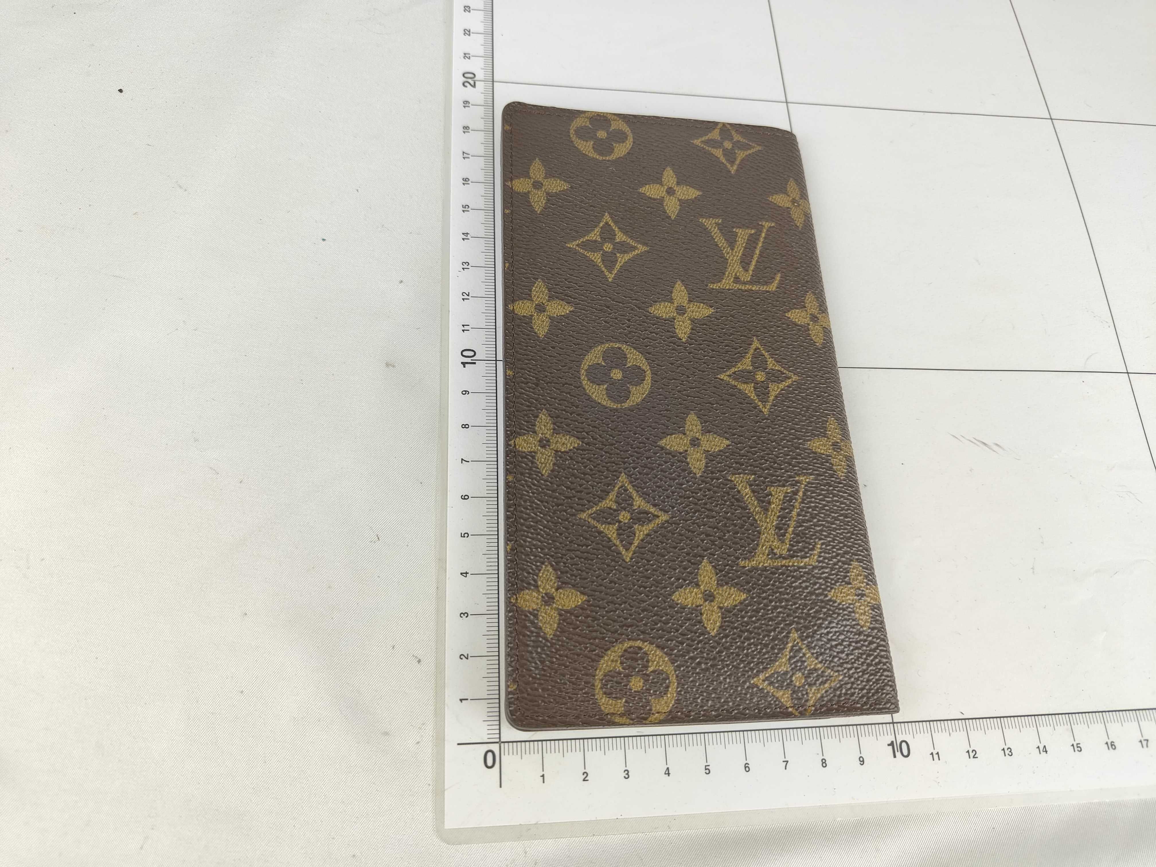 Monogram M60825 Monogram Porte-Cartes Credit Wallet — view 2