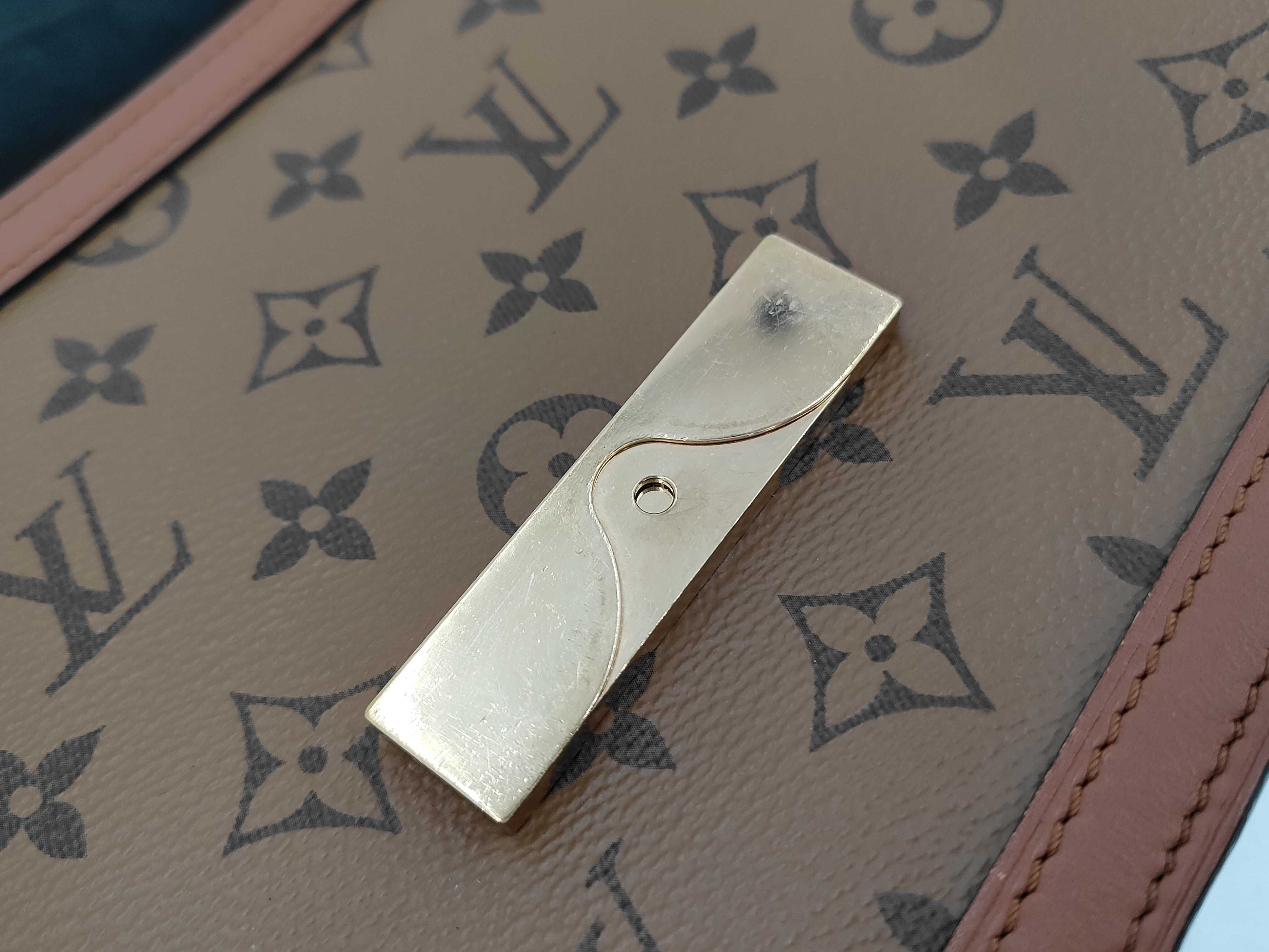 Monogram Louis Vuitton Dauphine MM M44391 Shoulder Bag — view 11
