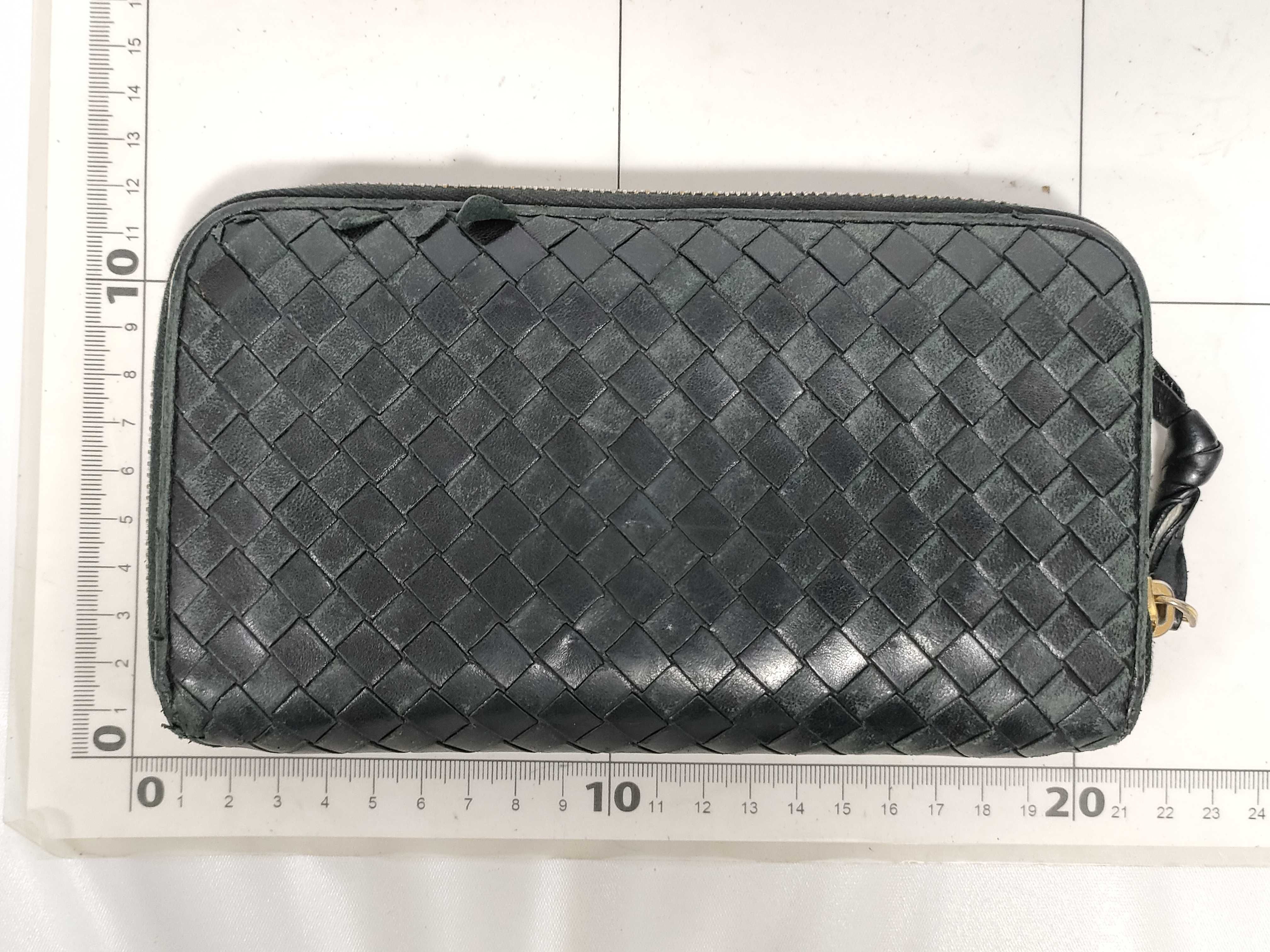 Intrecciato Long Wallet Round Wallet — view 2