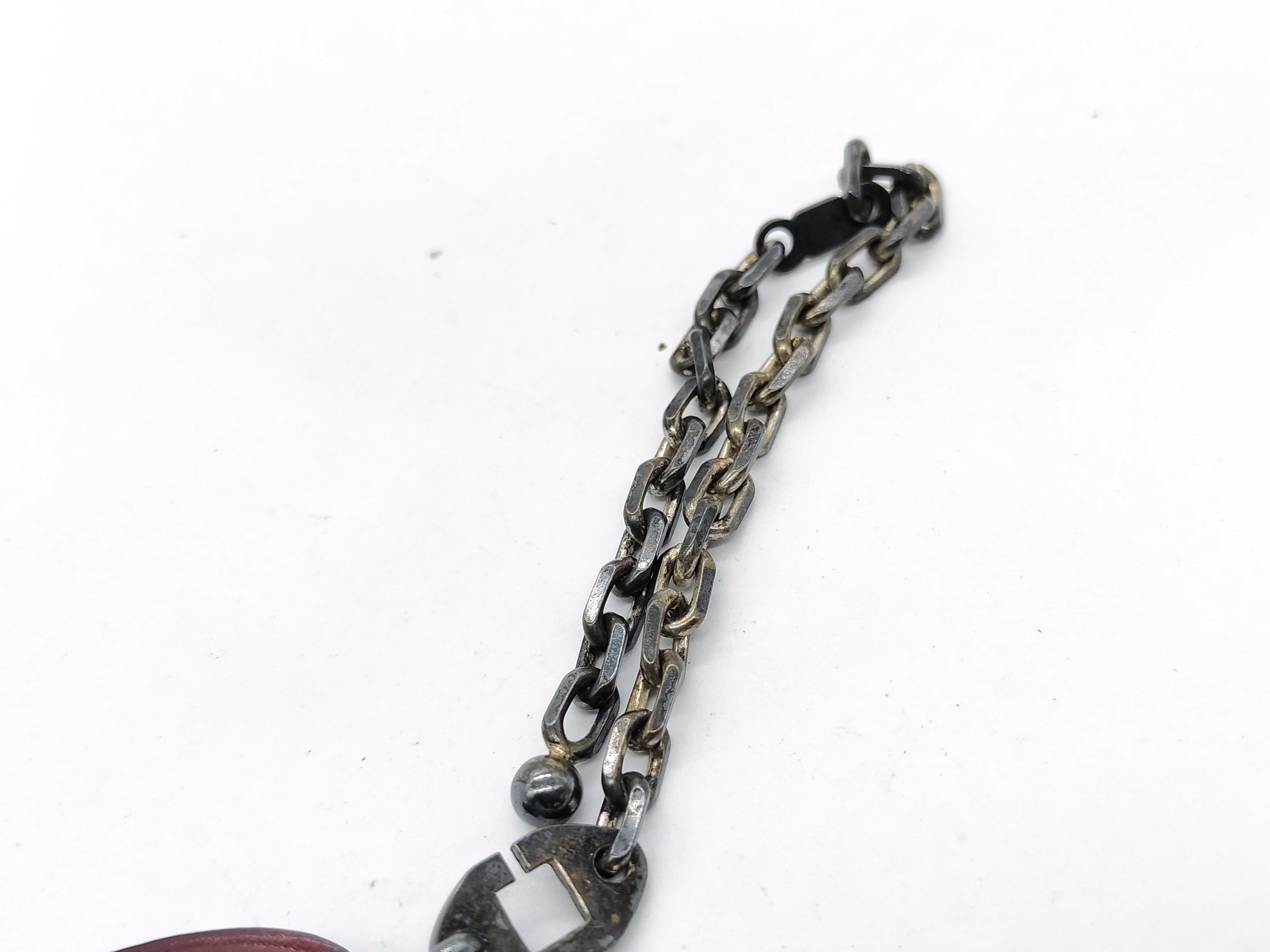 charm, eggplant, and other accessories. — view 4
