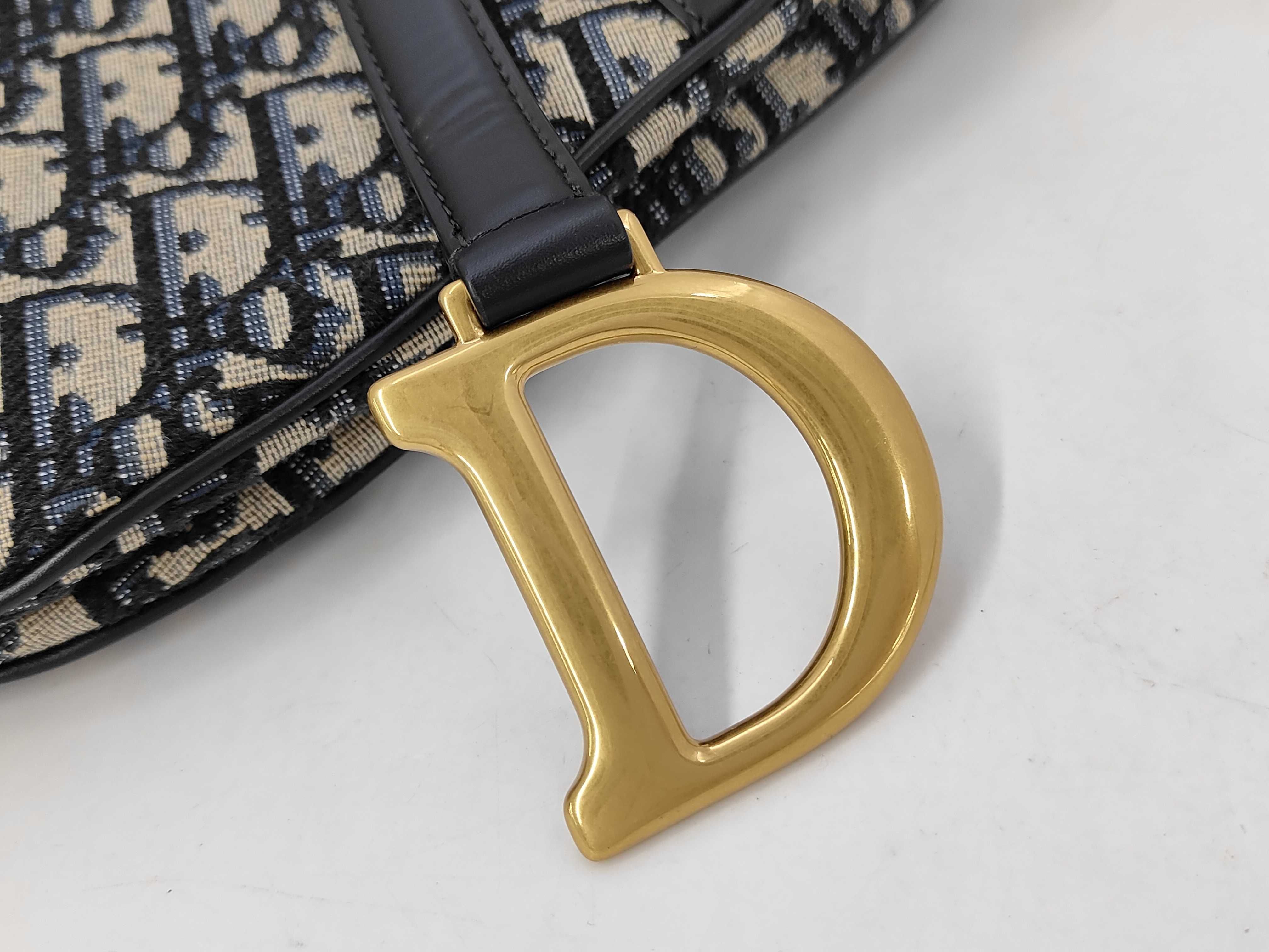 Saddle Medium Oblique M0446CTZQ_M928 Handbag — view 11