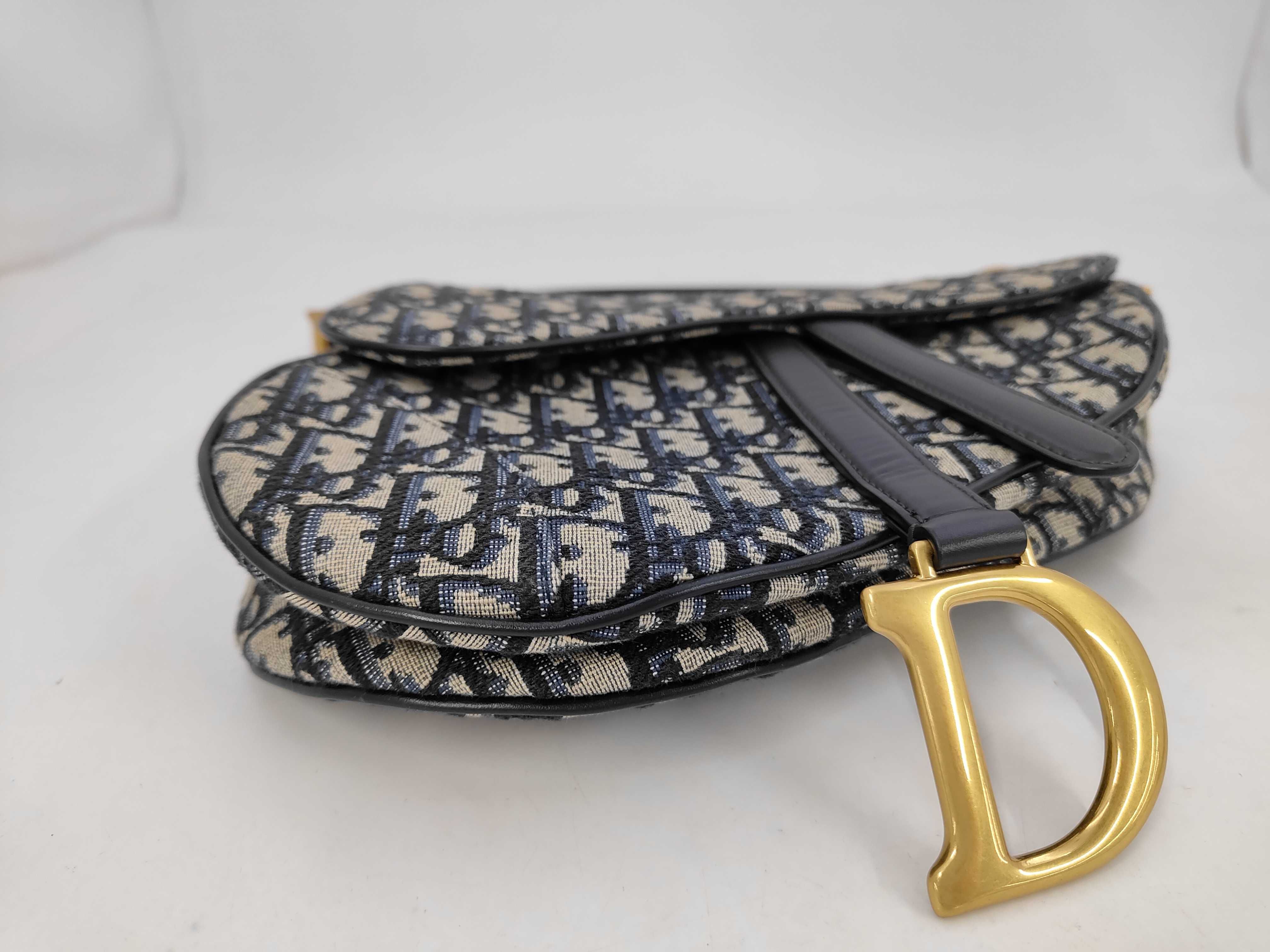 Saddle Medium Oblique M0446CTZQ_M928 Handbag — view 3