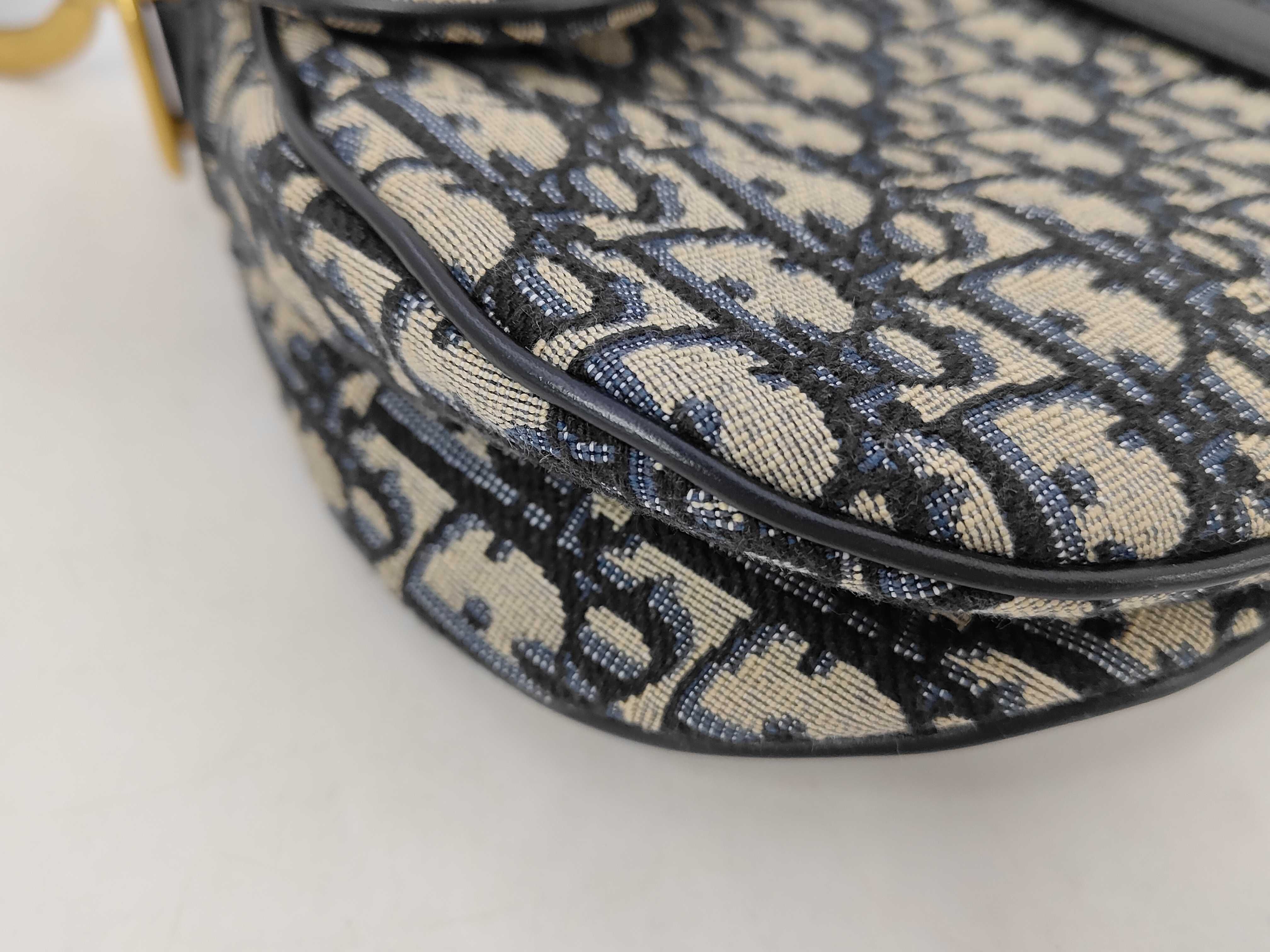 Saddle Medium Oblique M0446CTZQ_M928 Handbag — view 4