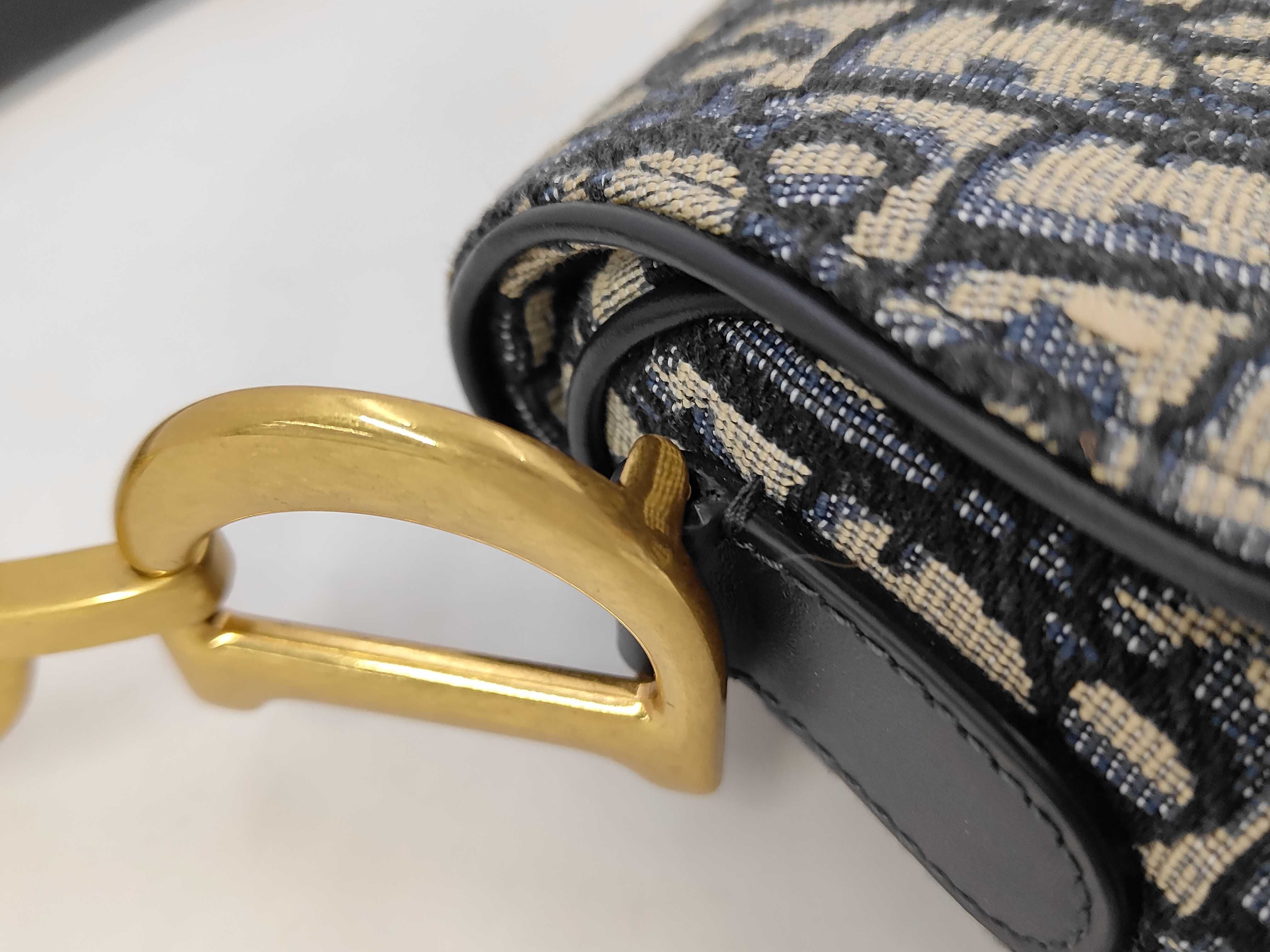 Saddle Medium Oblique M0446CTZQ_M928 Handbag — view 5