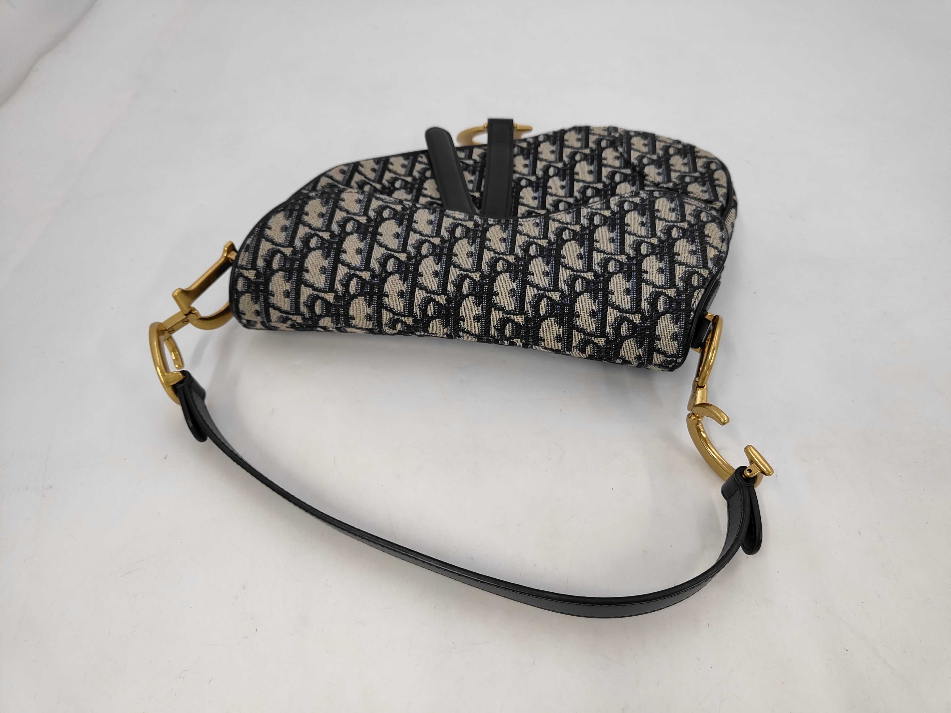 Saddle Medium Oblique M0446CTZQ_M928 Handbag — view 7