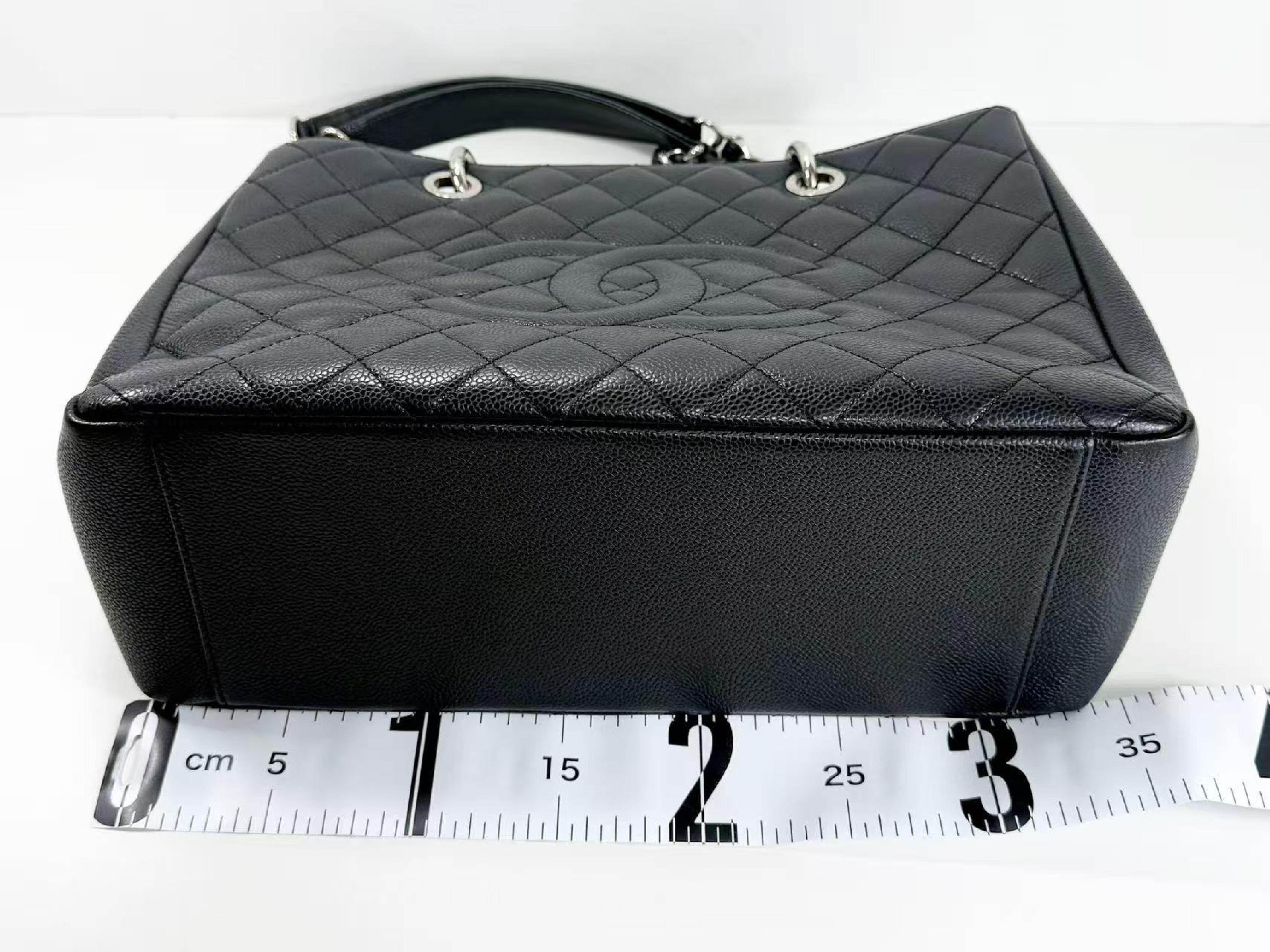 Black Caviar Skin Matelassé GST Tote Bag, W34/H23/D14cm (approx.), Serial Number 18-series, with dust bag and seal, silver hardware, chain tote, item number 18374901. — view 4
