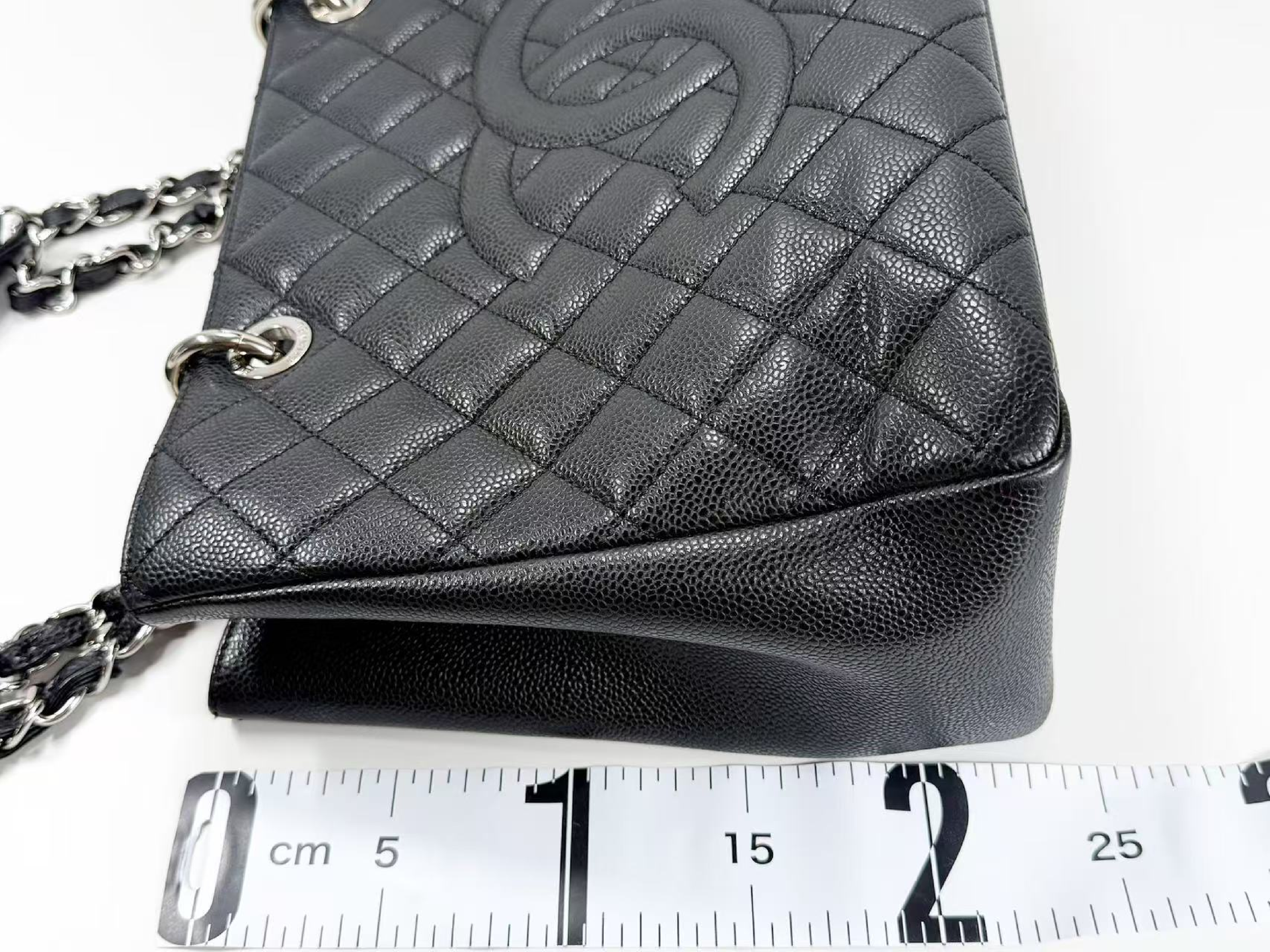 Black Caviar Skin Matelassé GST Tote Bag, W34/H23/D14cm (approx.), Serial Number 18-series, with dust bag and seal, silver hardware, chain tote, item number 18374901. — view 5