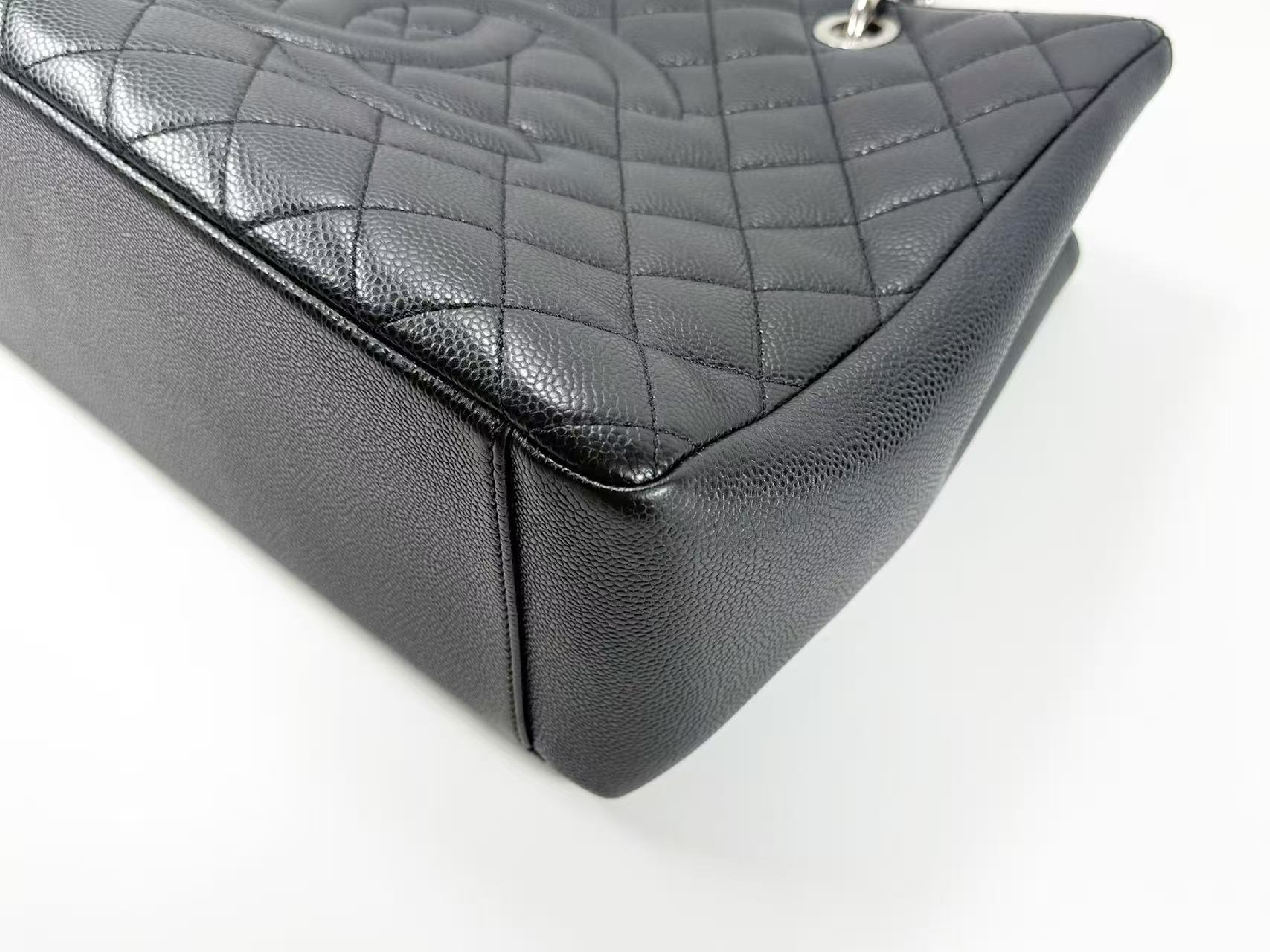 Black Caviar Skin Matelassé GST Tote Bag, W34/H23/D14cm (approx.), Serial Number 18-series, with dust bag and seal, silver hardware, chain tote, item number 18374901. — view 10