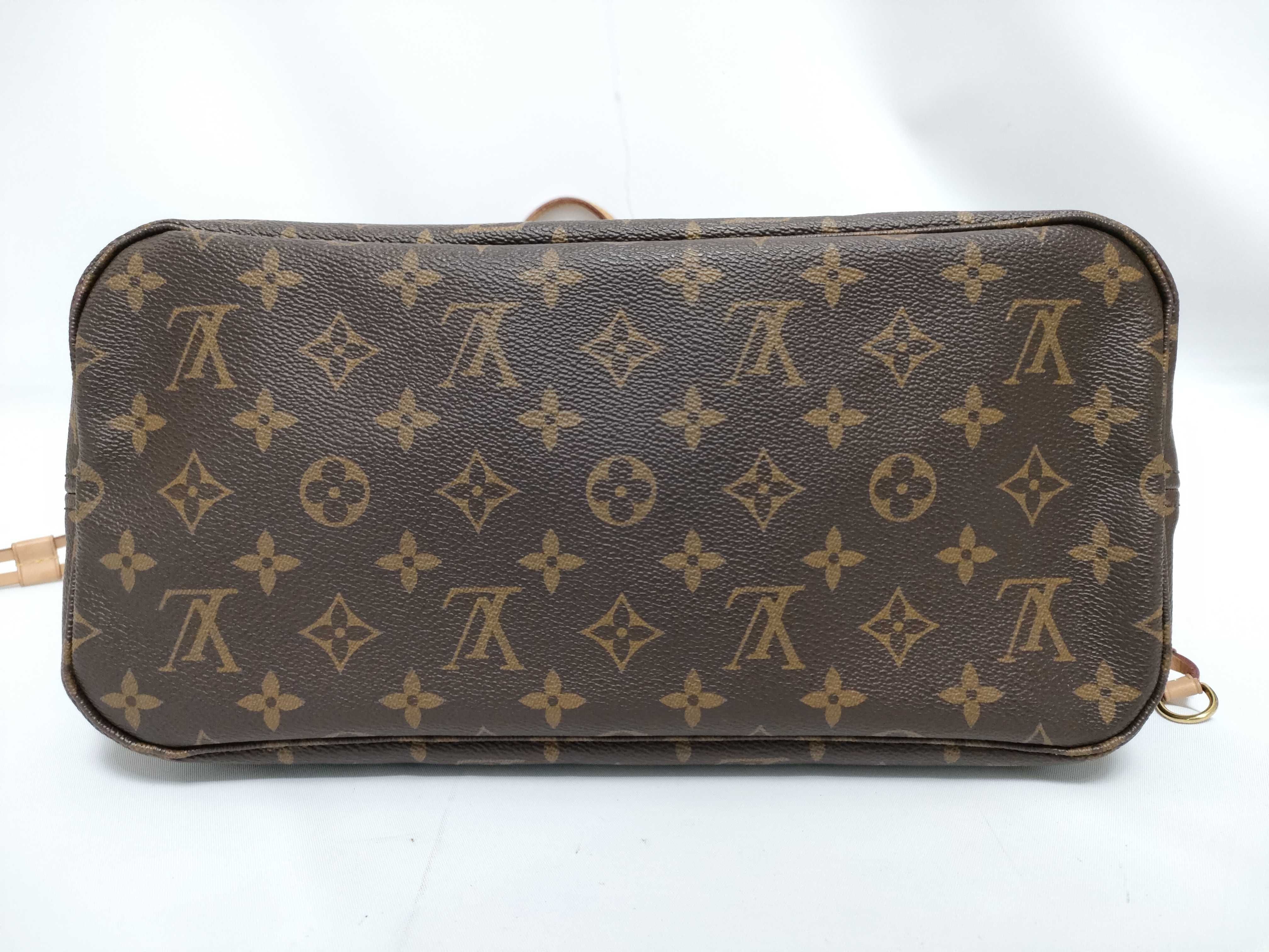 Monogram Louis Vuitton Neverfull MM M41388 Tote Bag — view 3