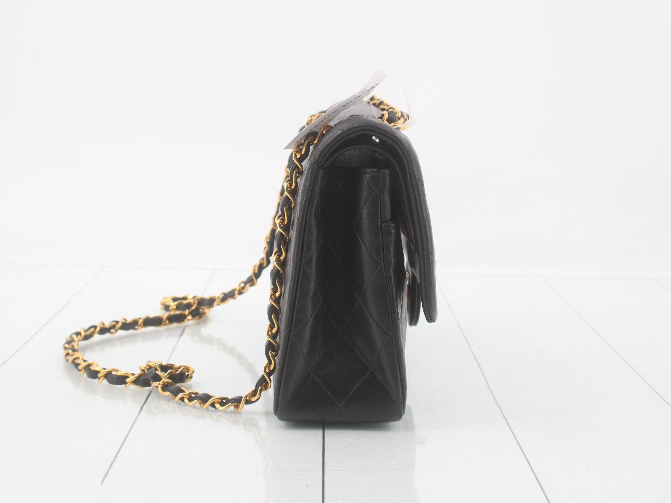 Matelassé lambskin chain shoulder bag, black — view 4