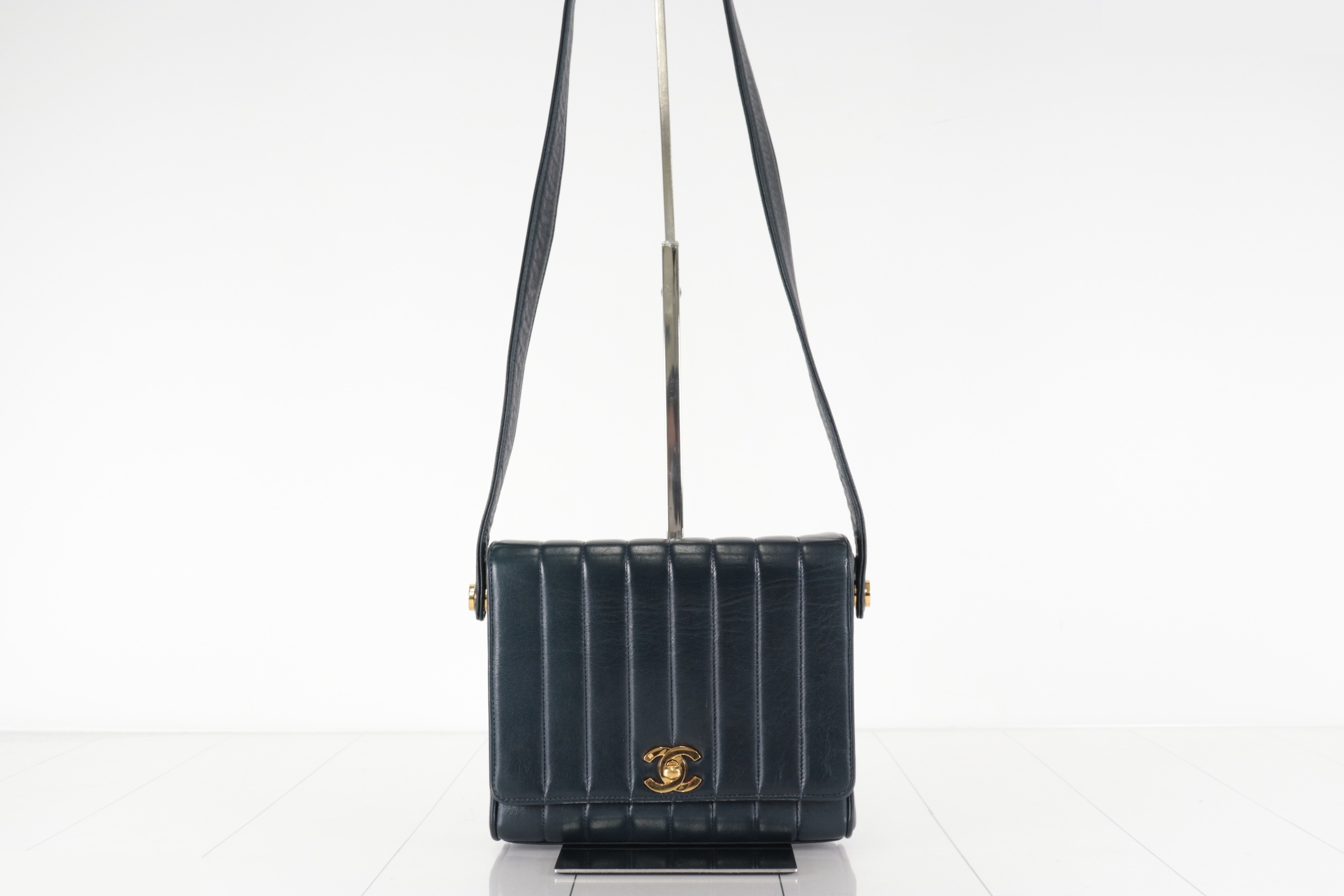 Lambskin shoulder bag with mirror, navy, item number 2. — view 2