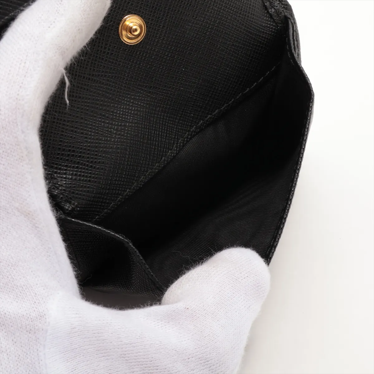 Saffiano Triangle Logo 1MV204 Leather Compact Wallet Black — view 6