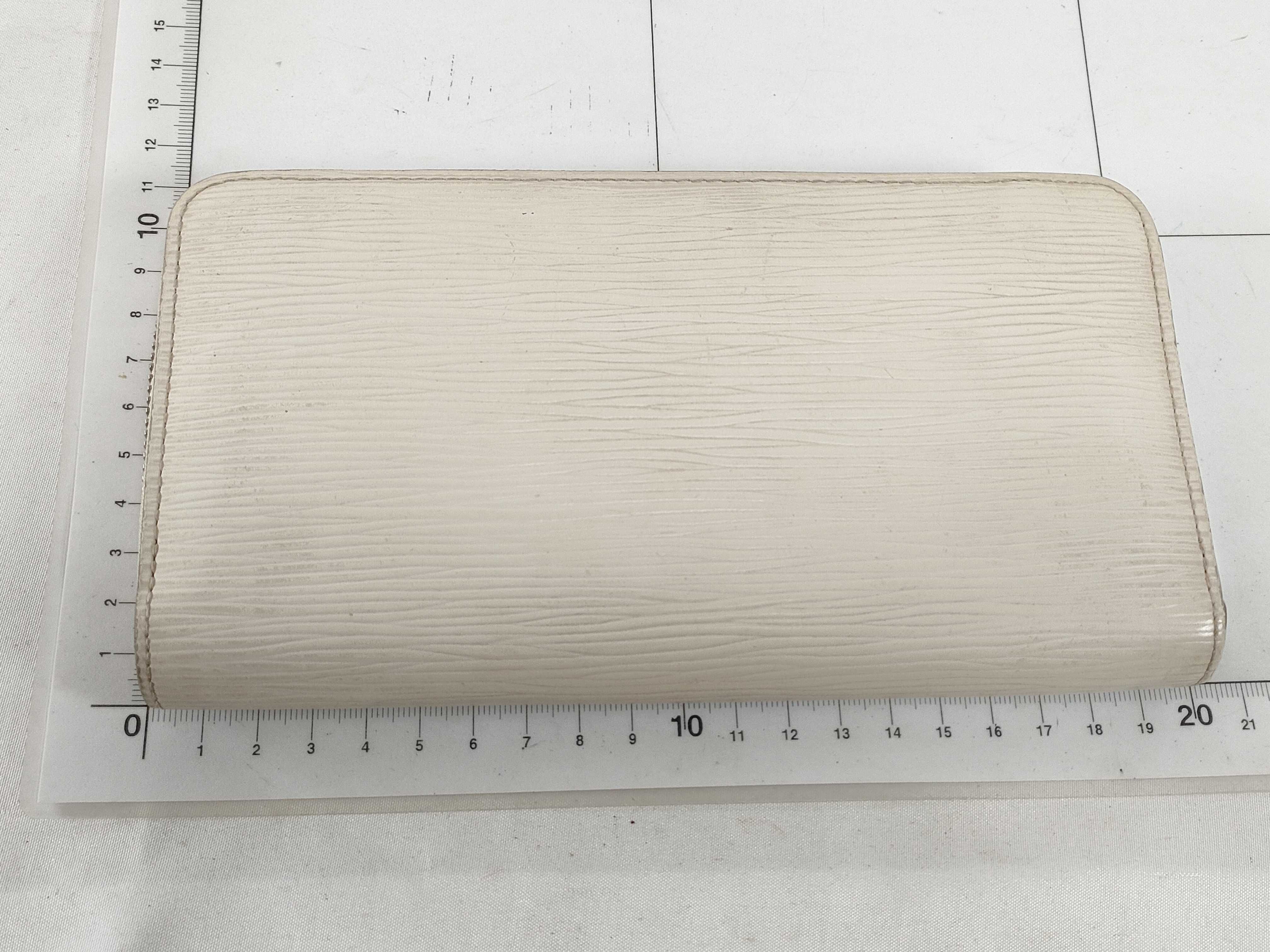Epi Leather Round Zipper Long Wallet — view 2
