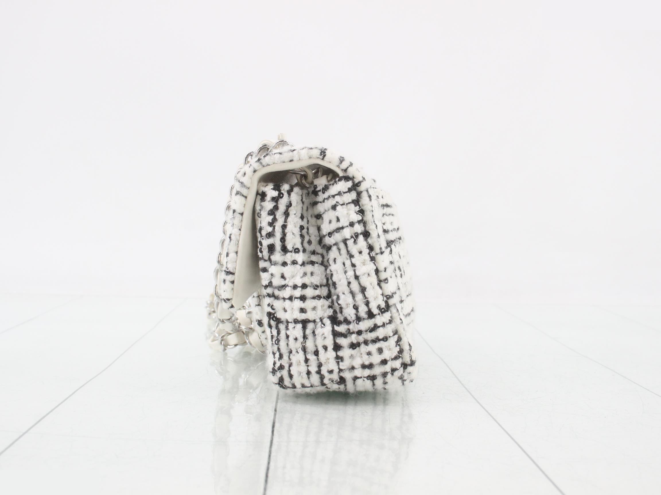 Bicolor Tweed Matelassé Shoulder Bag — view 3