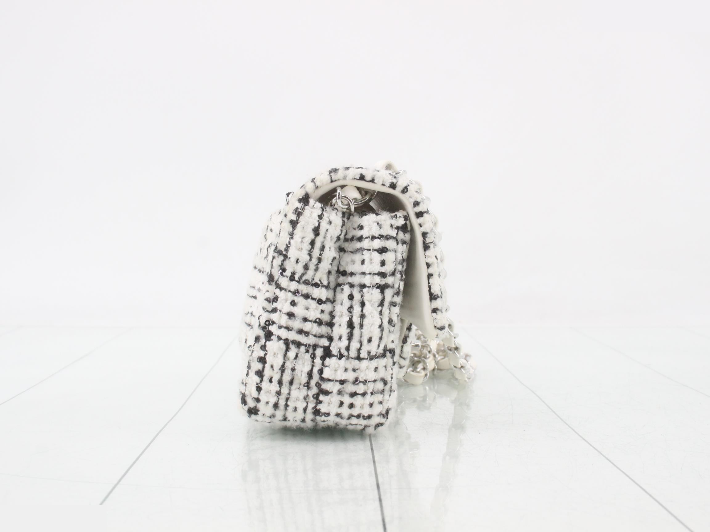 Bicolor Tweed Matelassé Shoulder Bag — view 4