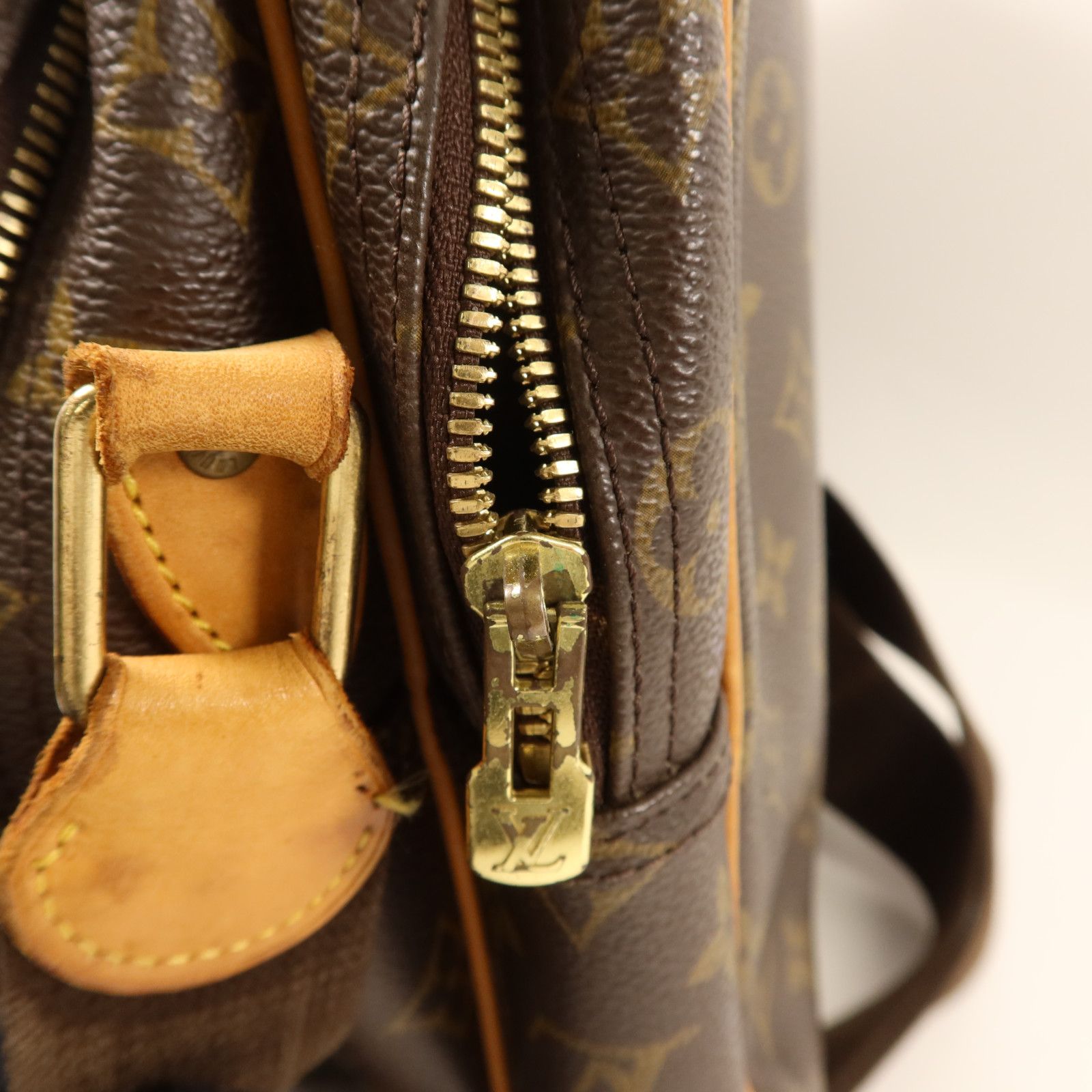 Monogram Reporter Gm Jinxian Shoulder Back Bag Brown Shoulder Bag M 45252 — view 16