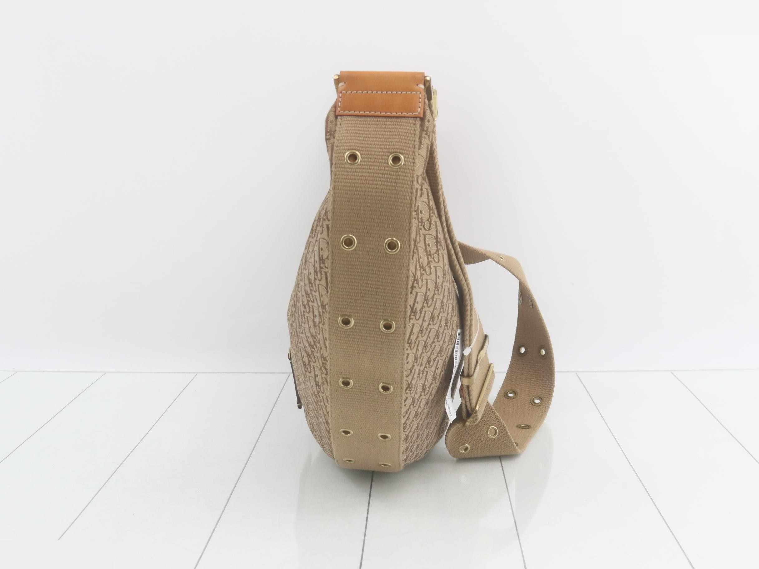 Trotter Shoulder Bag, Brown, Size 24, 0043 — view 3