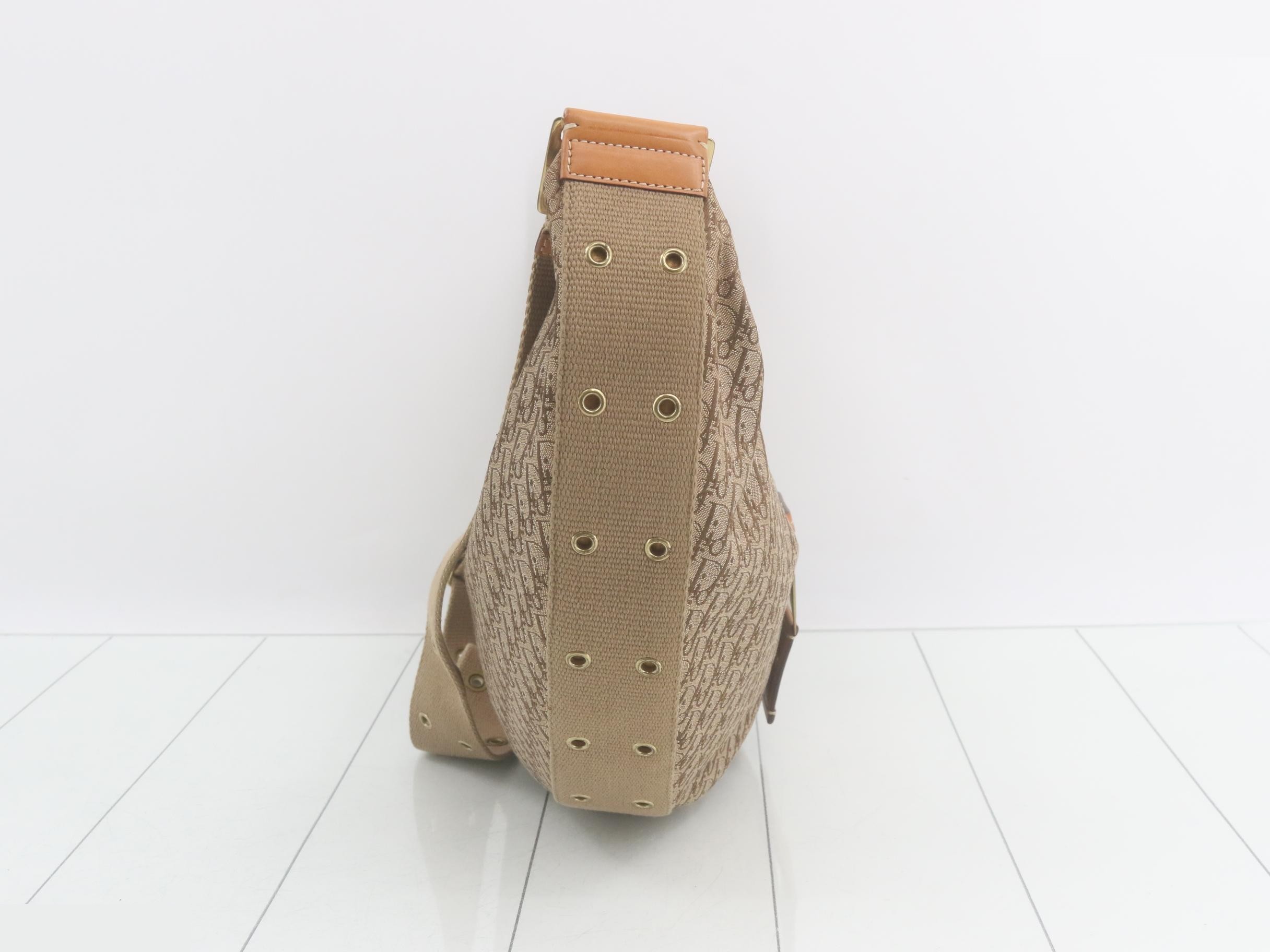 Trotter Shoulder Bag, Brown, Size 24, 0043 — view 4